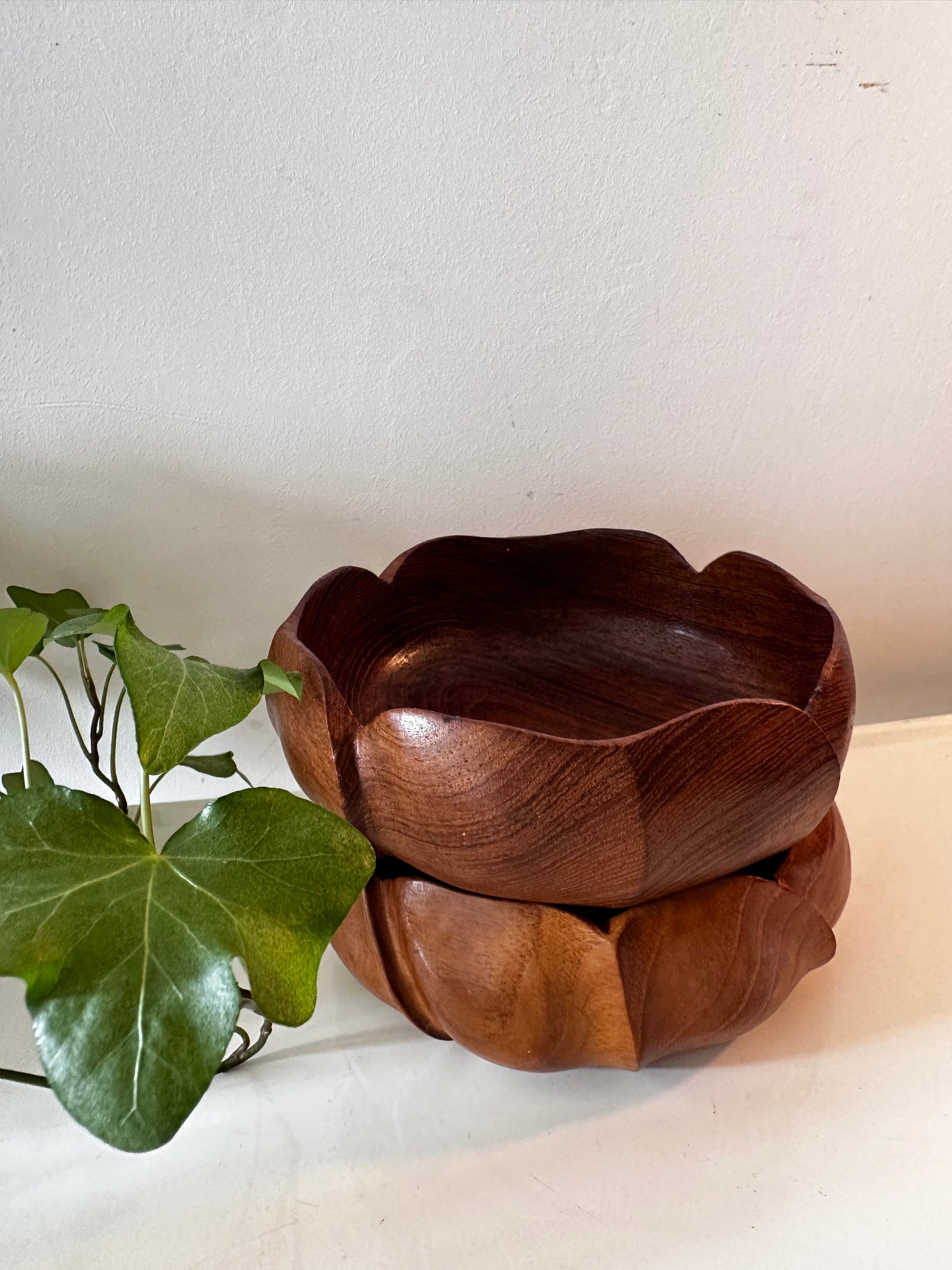 2 teakhouten vintage schalen Mid century