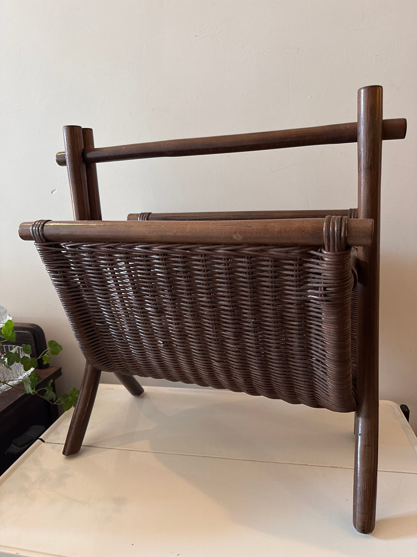 Rotan bamboe lectuurbak jaren 70