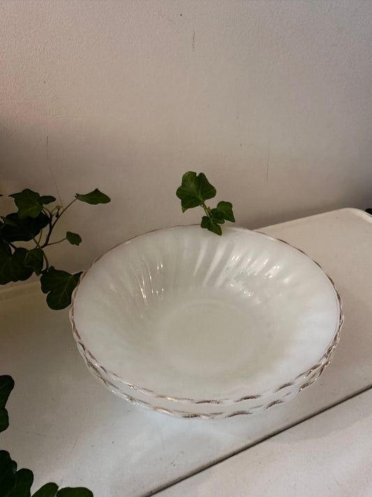 Melkglazen Opaline achtig schaaltjes