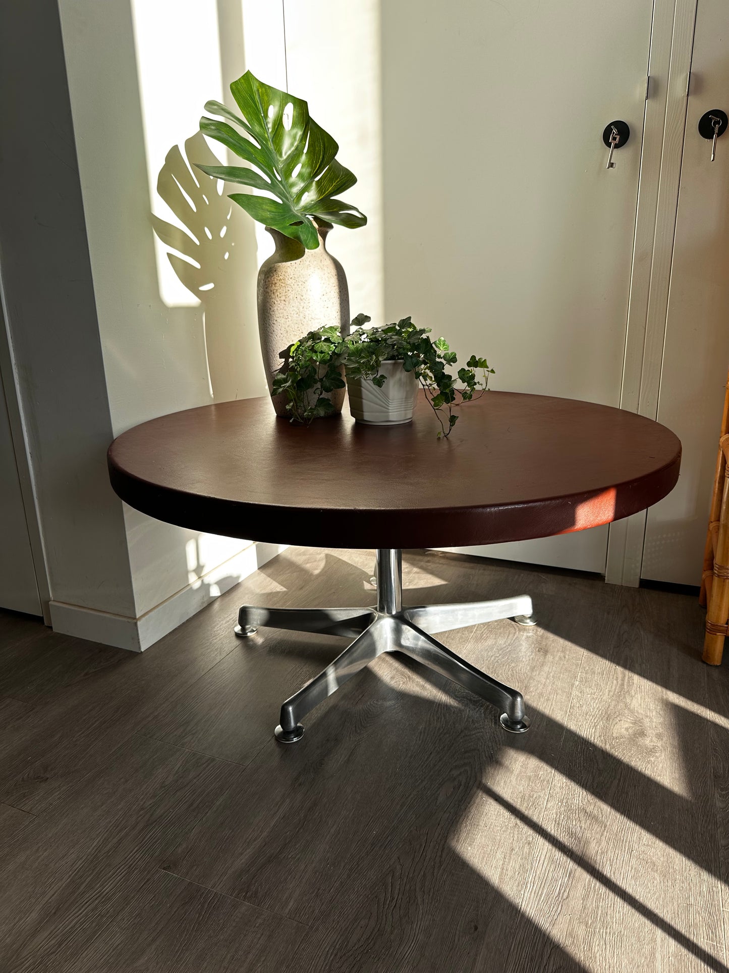 Faux Leather salontafel coffeetable jaren 1970