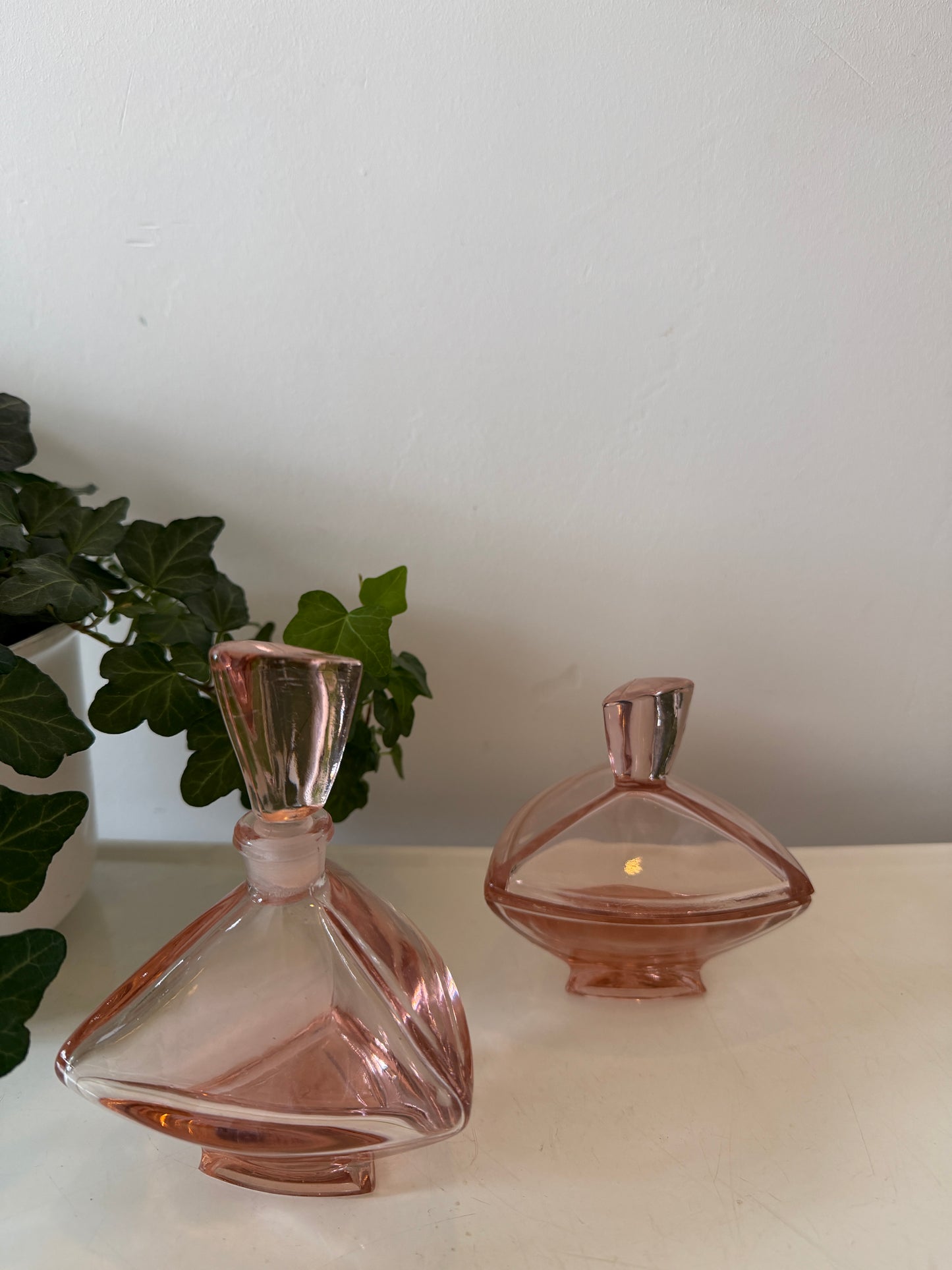 Art Deco set roze glas