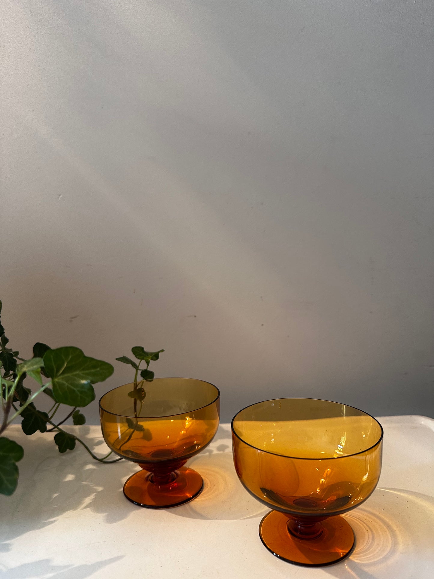 Amberkleurige Leerdam glaasjes