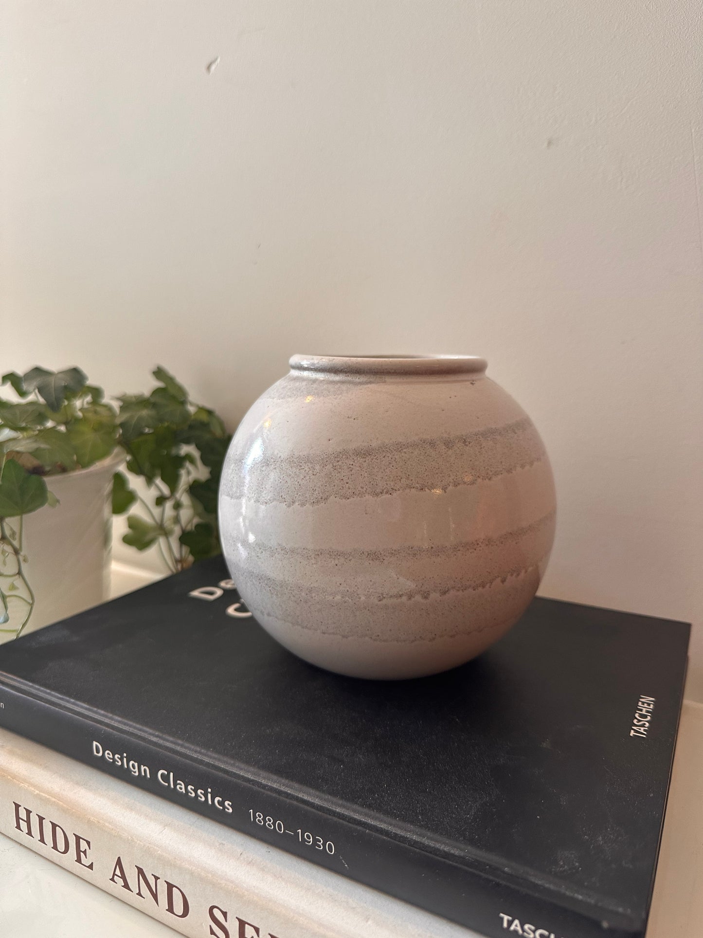 West Germany vaas grijstinten