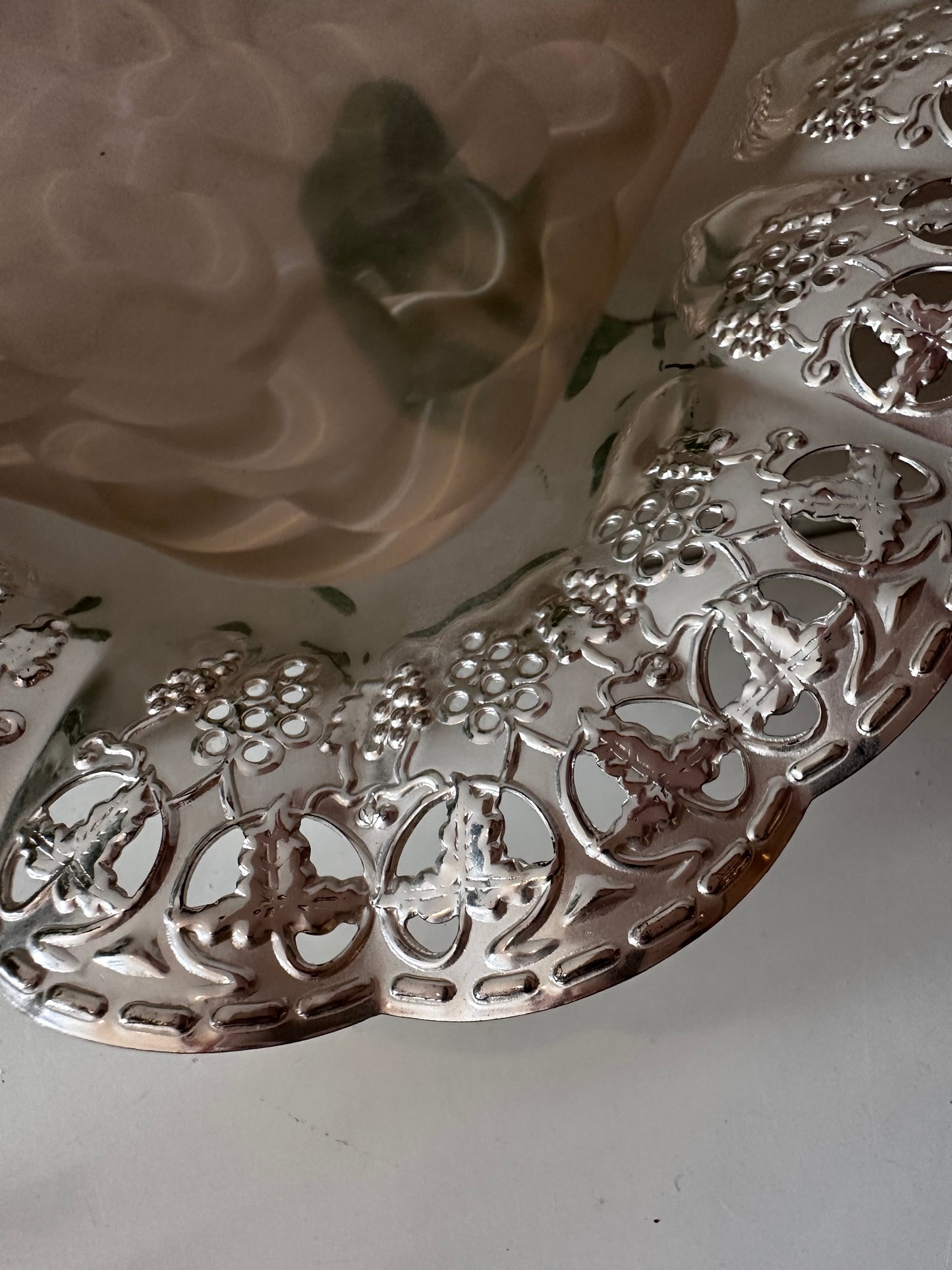 Zilverkleurige schaal