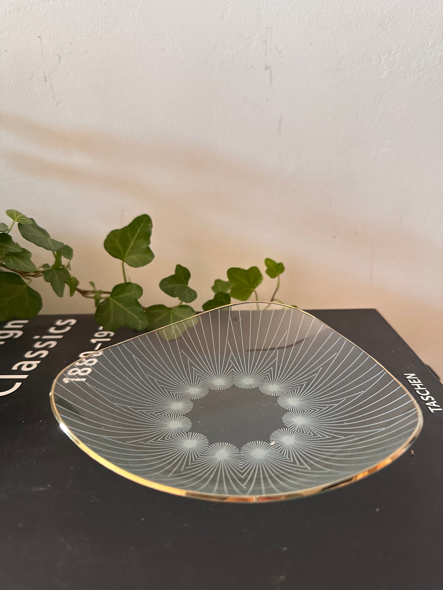 Glazen schaaltje met grafisch motief