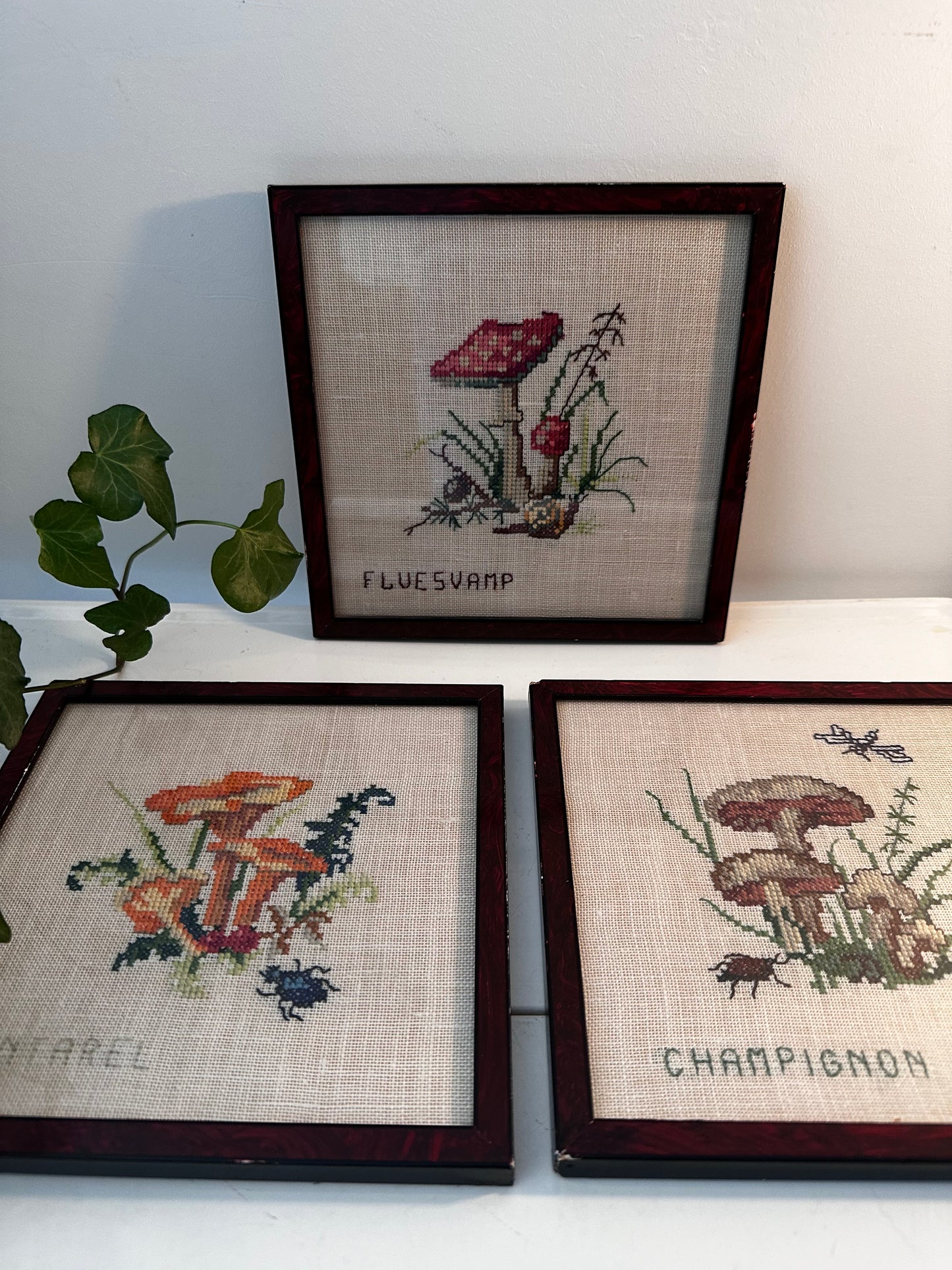 3 geborduurde herfst paddenstoelen in lijstje