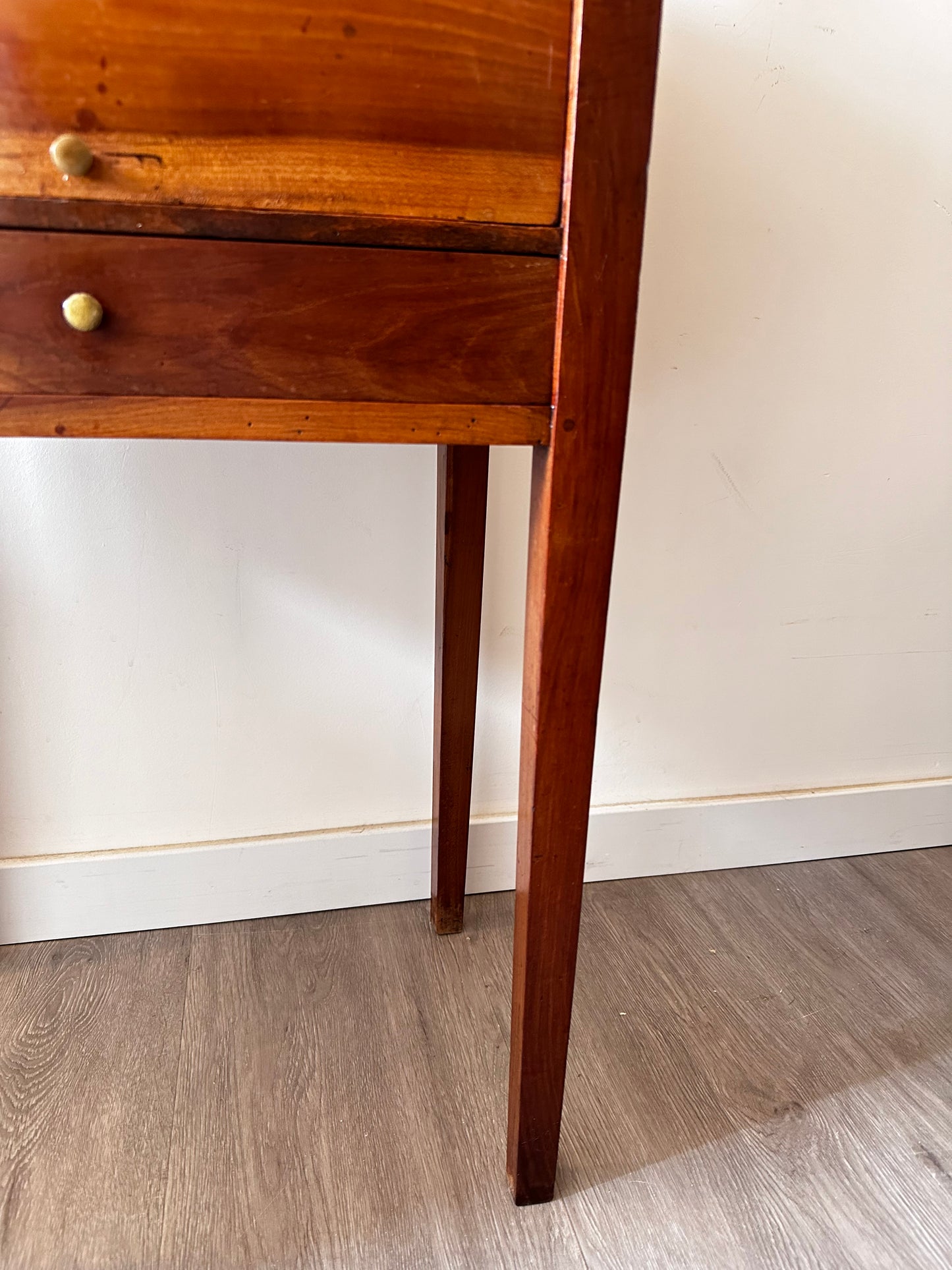 Antiek vintage pottenkastje bijzettafeltje