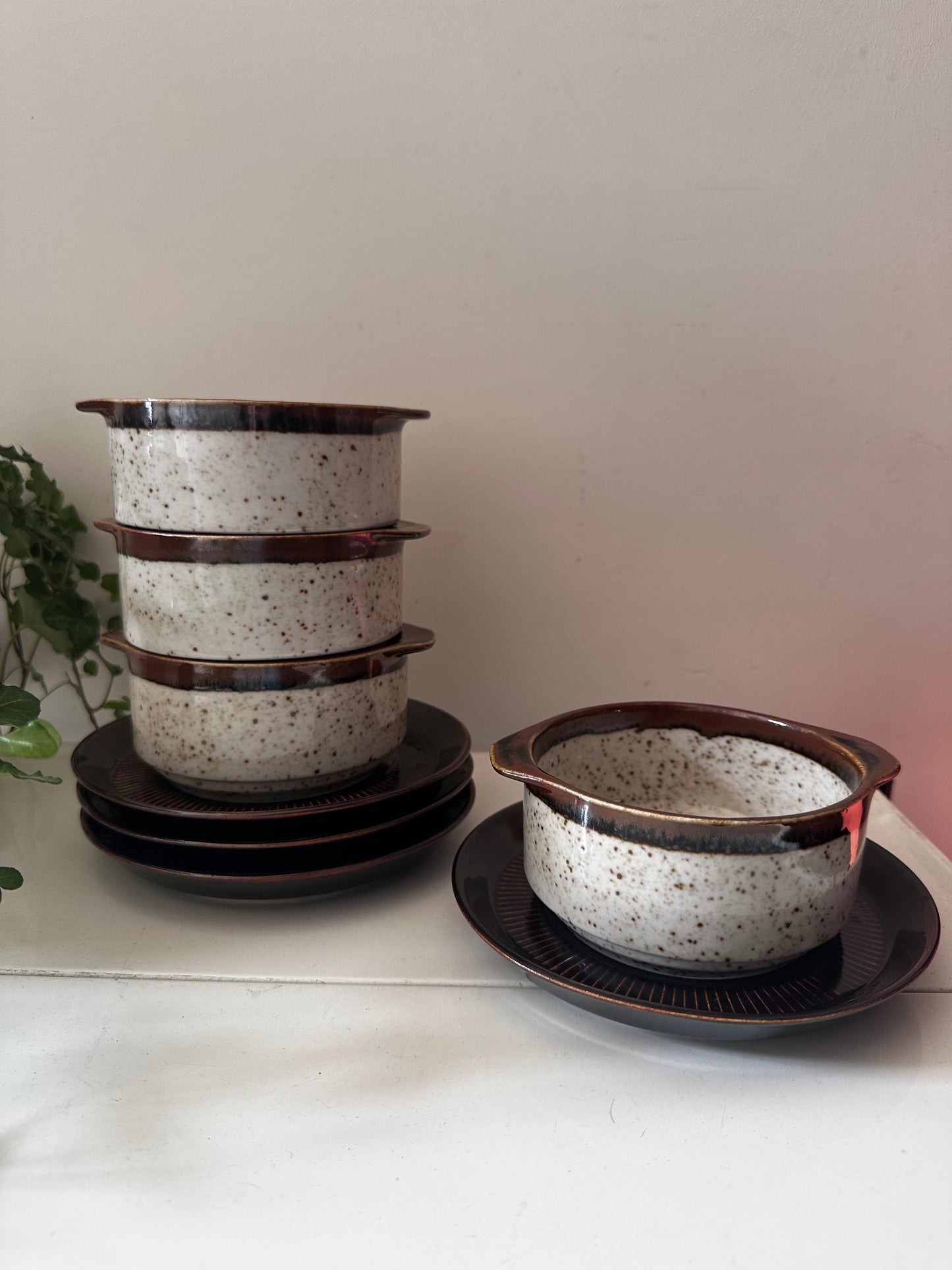 Set van 4 soepkommen retro