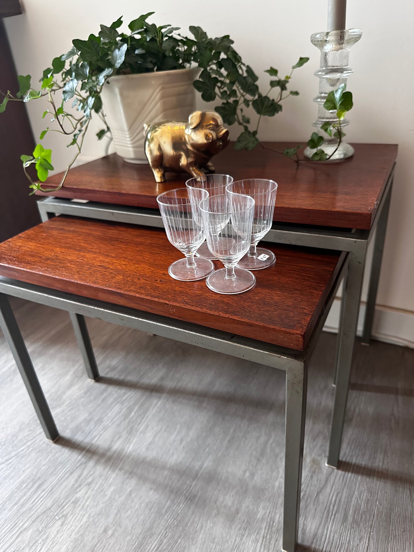 Set van 2 vintage nesting tables Mimi set