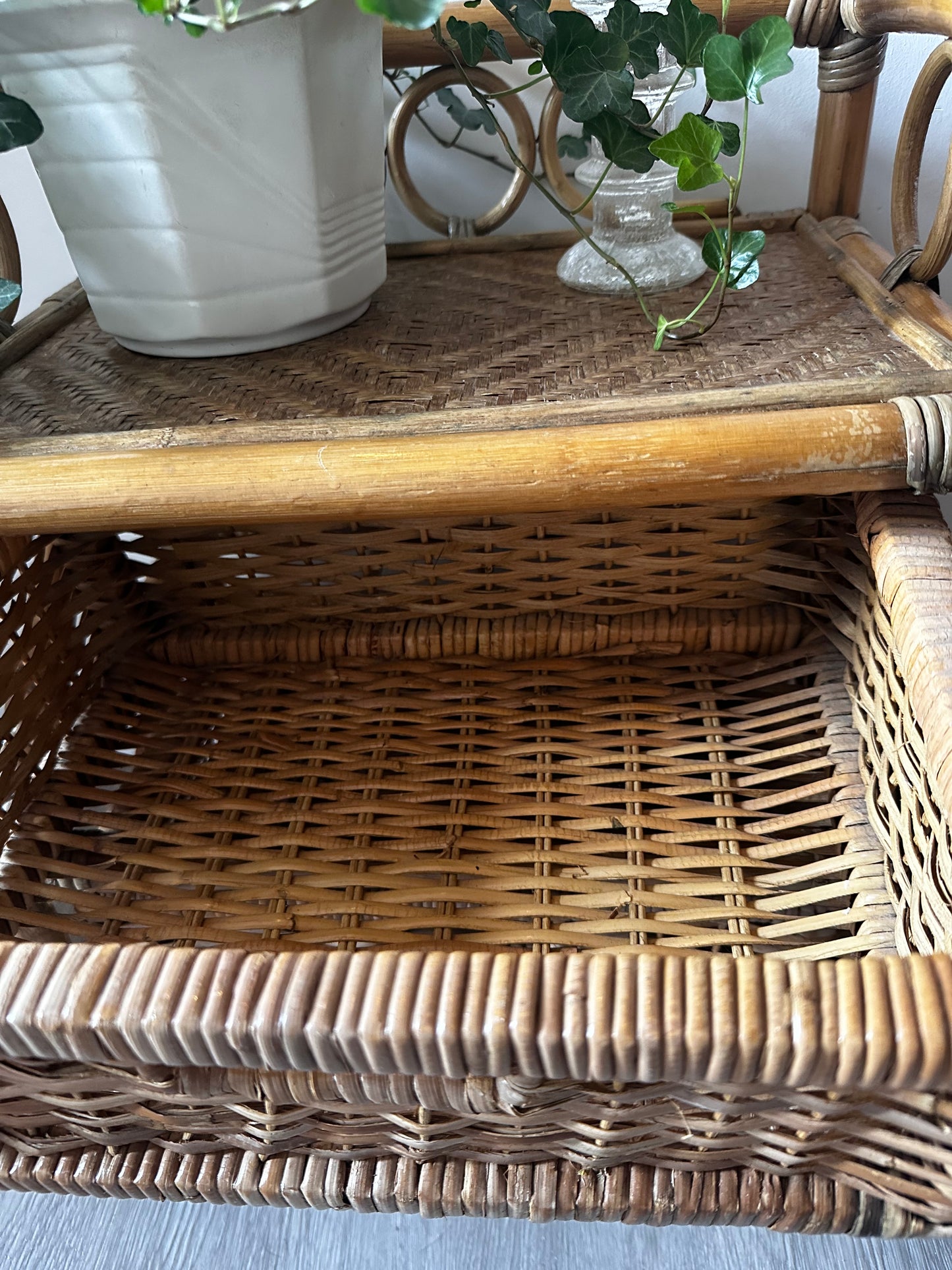 Vintage rotan ladekastje