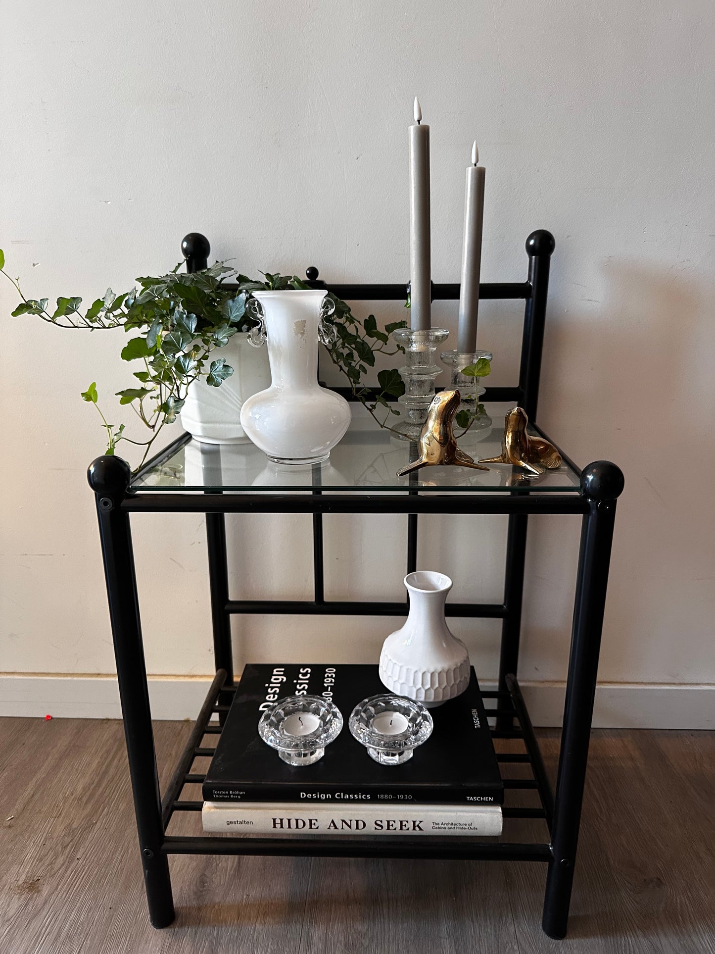 Nachtkastje bijzettafeltje vintage