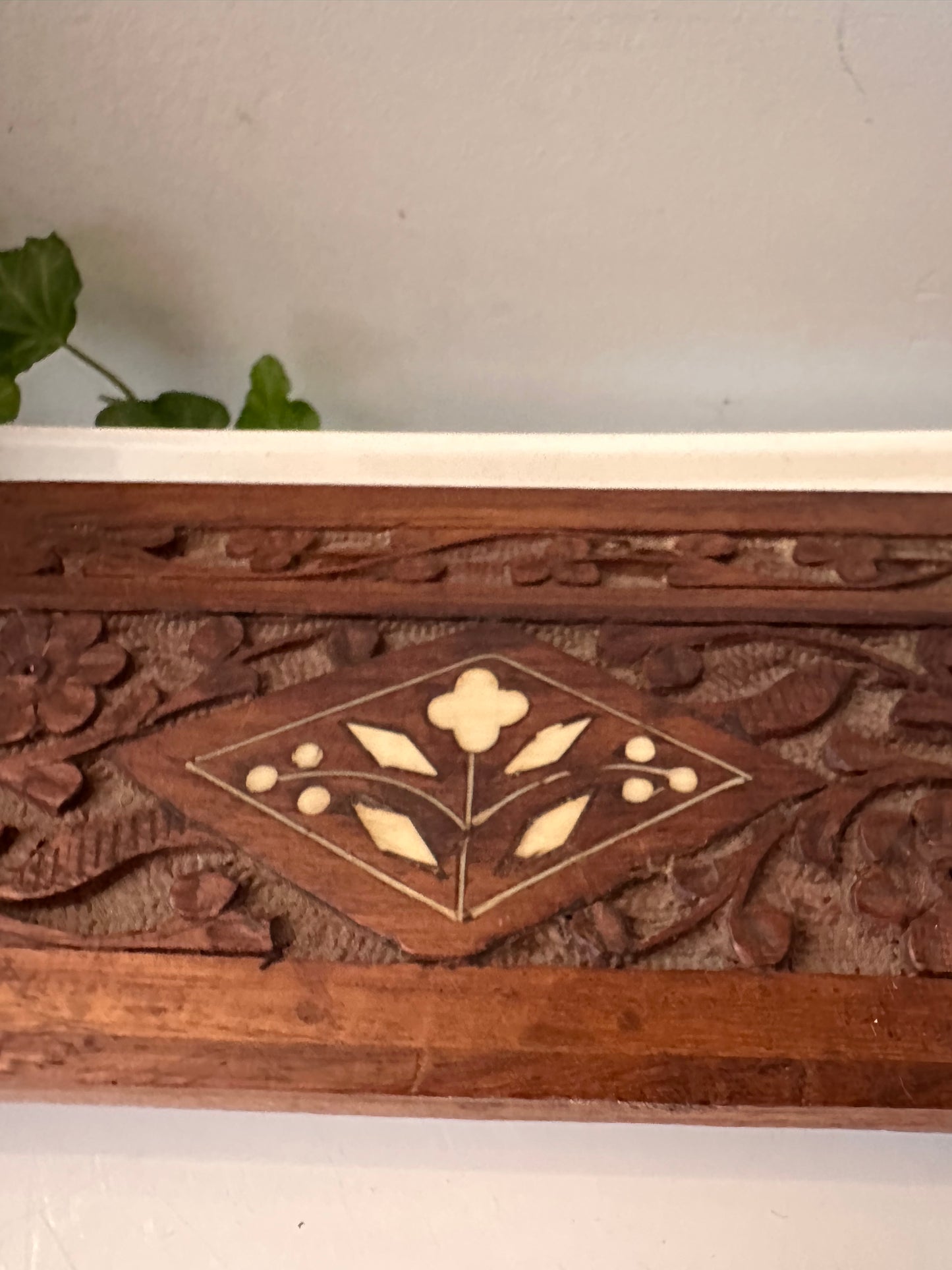 Handgemaakt houten Pennenbakje met inleg been motief