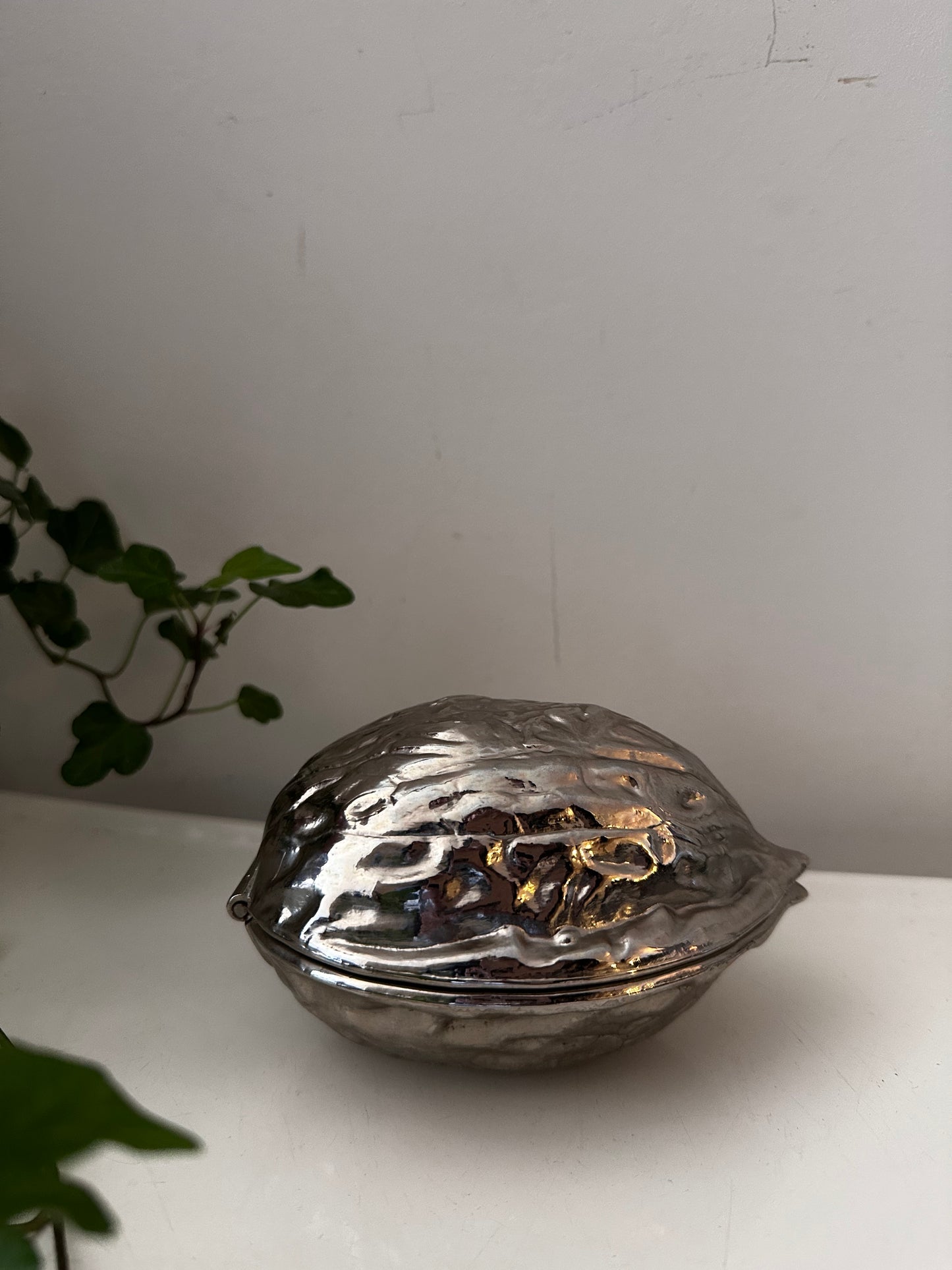 Zilverkleurige jaren 70 notenkraker