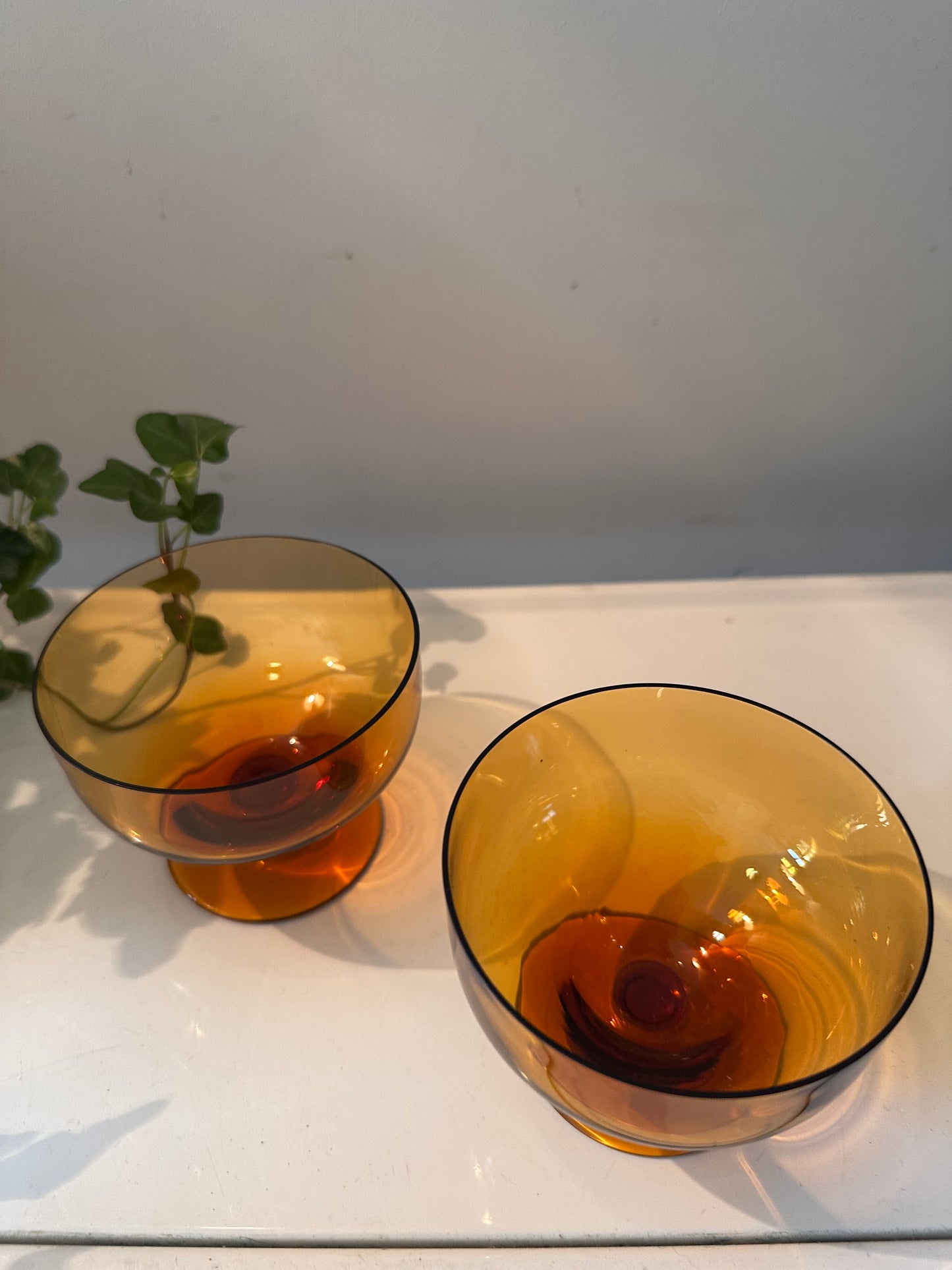 Amberkleurige Leerdam glaasjes