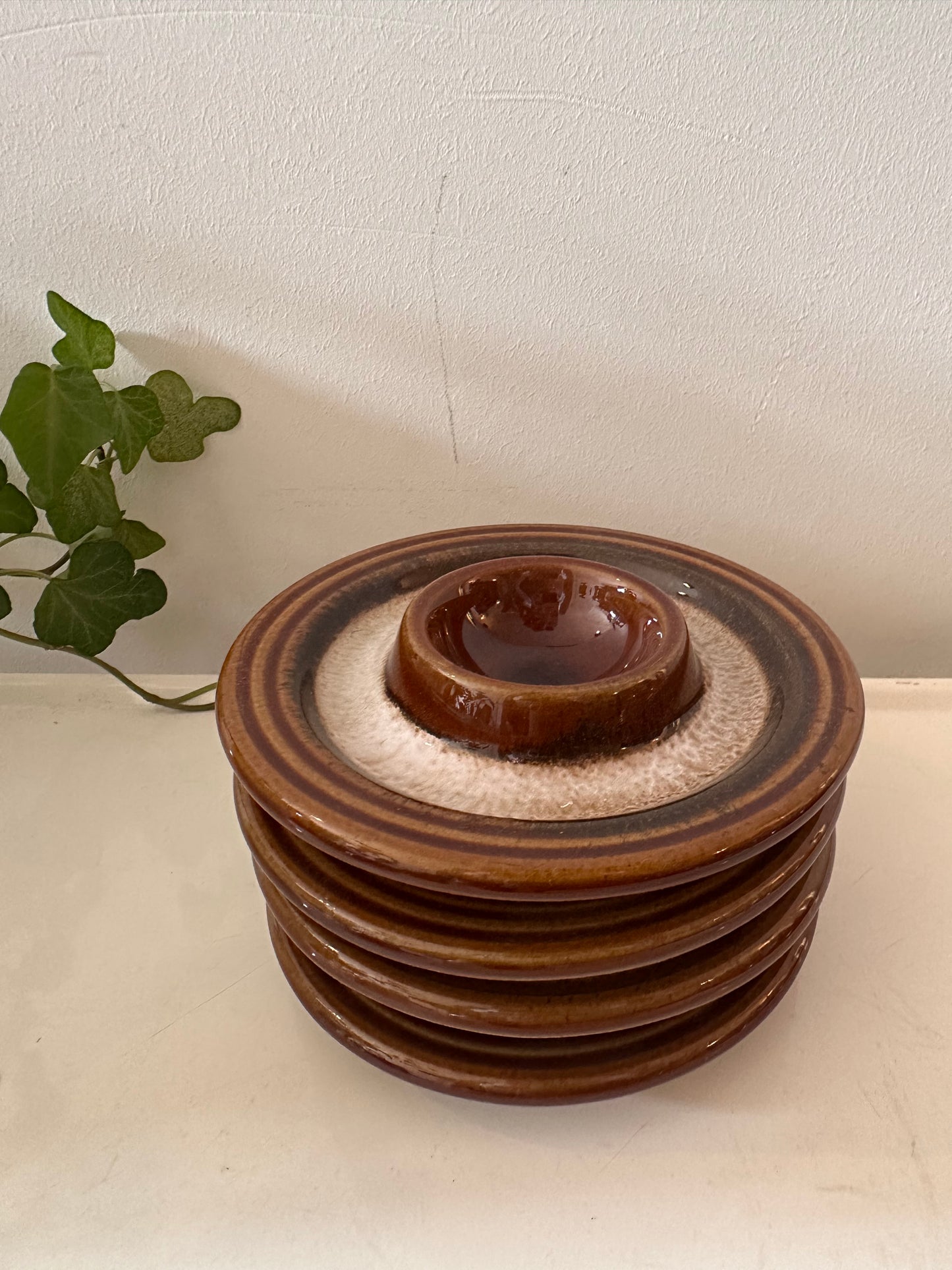 Jaren 70 eierdopjes keramiek