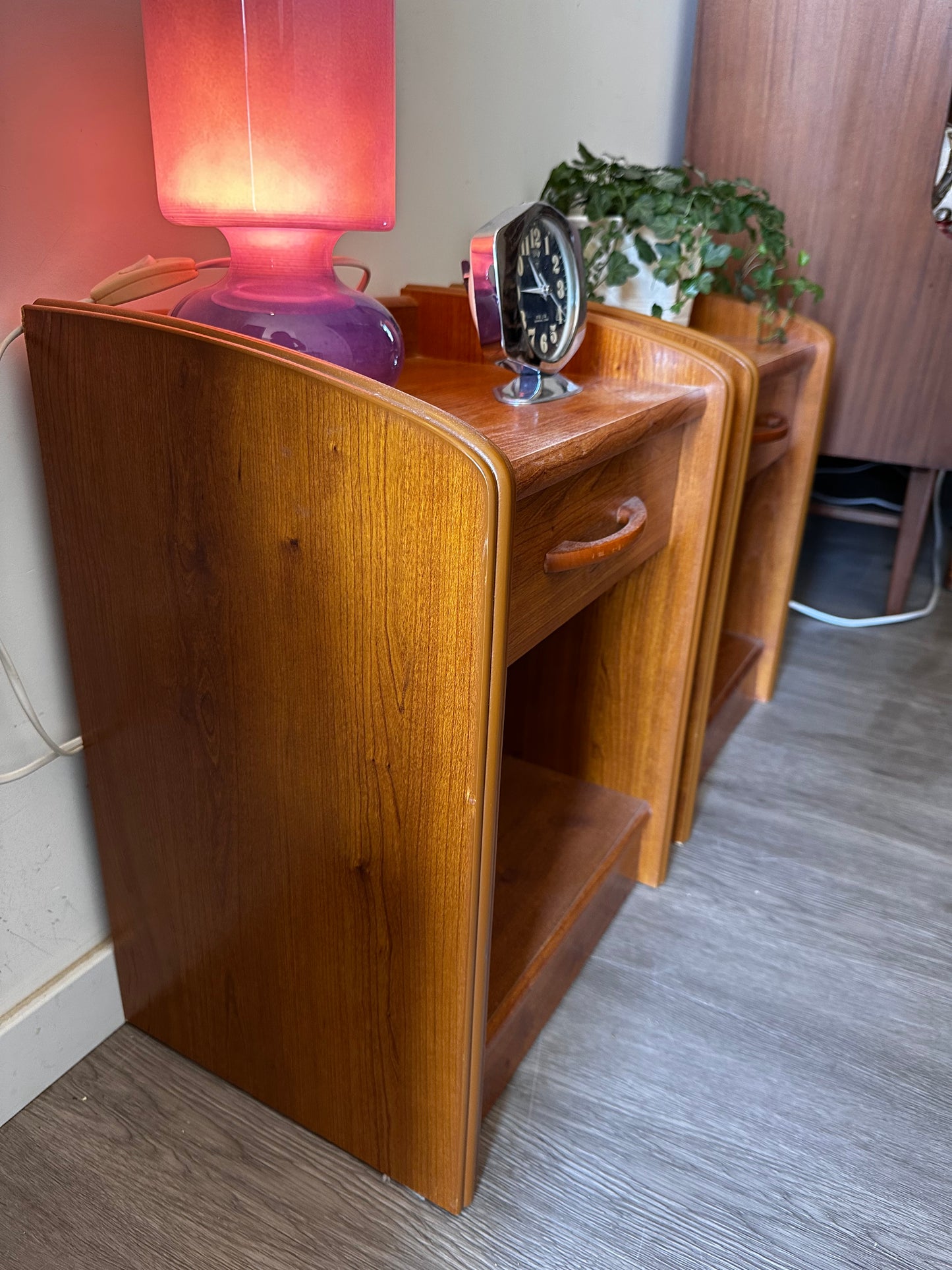 Set van 2 Scandinavisch design nachtkastjes