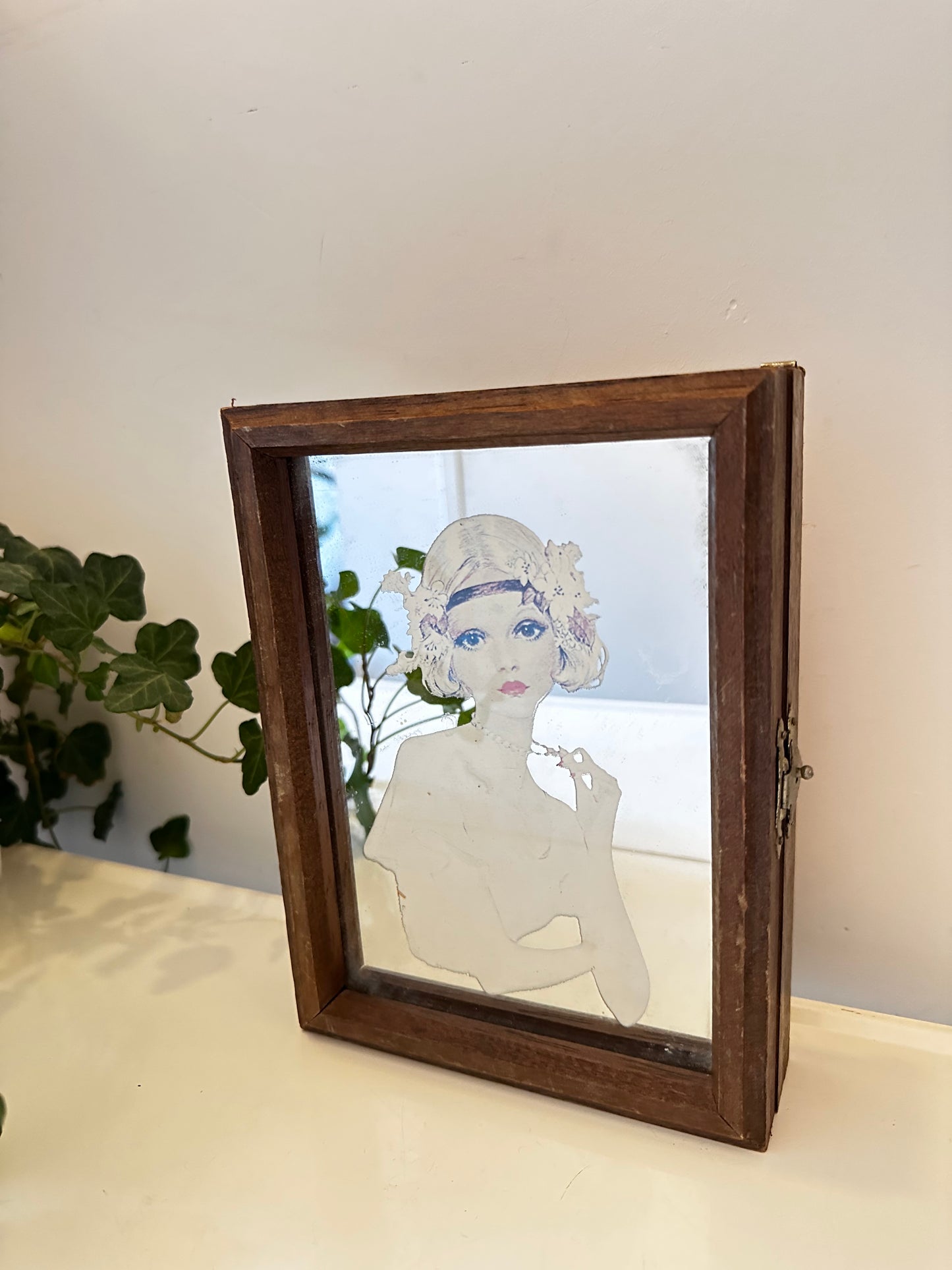 Sleutelkastje met Art Nouveau spiegel