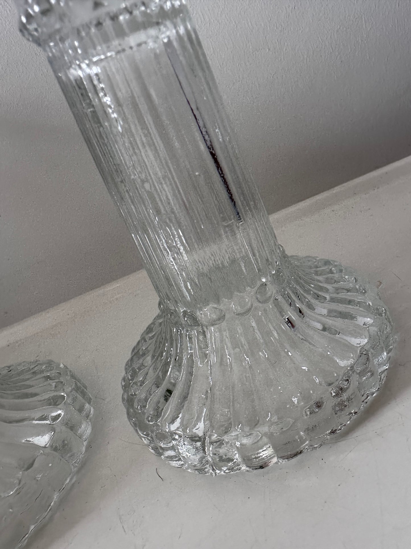 2 Glazen kandelaars jaren 30