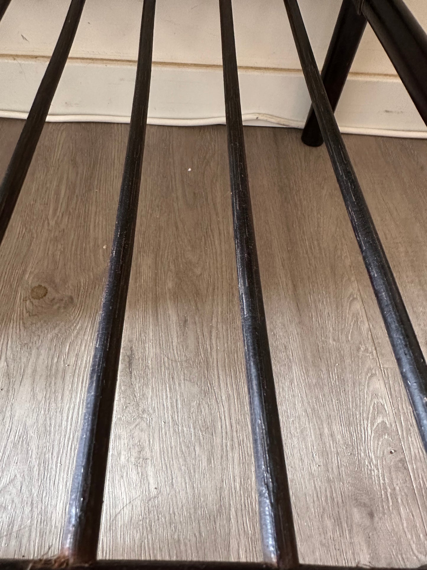 Rotan tafeltje met glazen blad