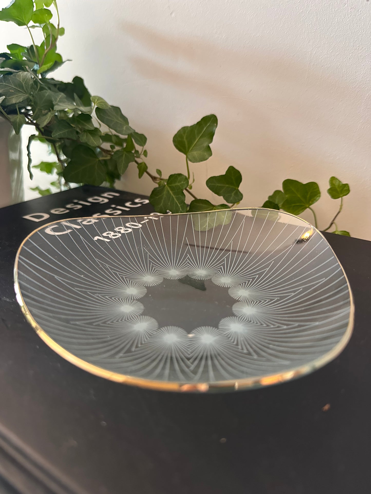 Glazen schaaltje met grafisch motief