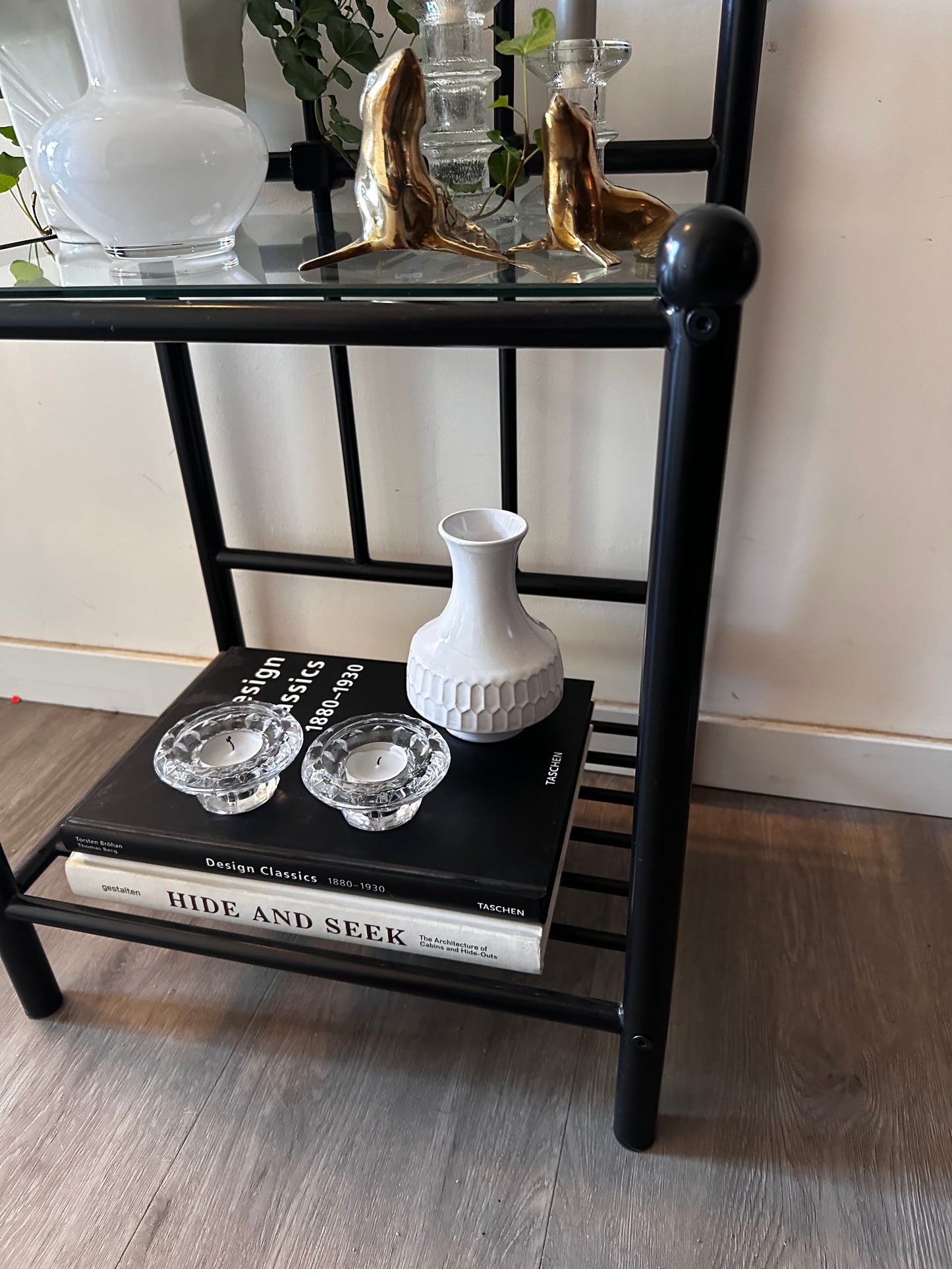 Nachtkastje bijzettafeltje vintage