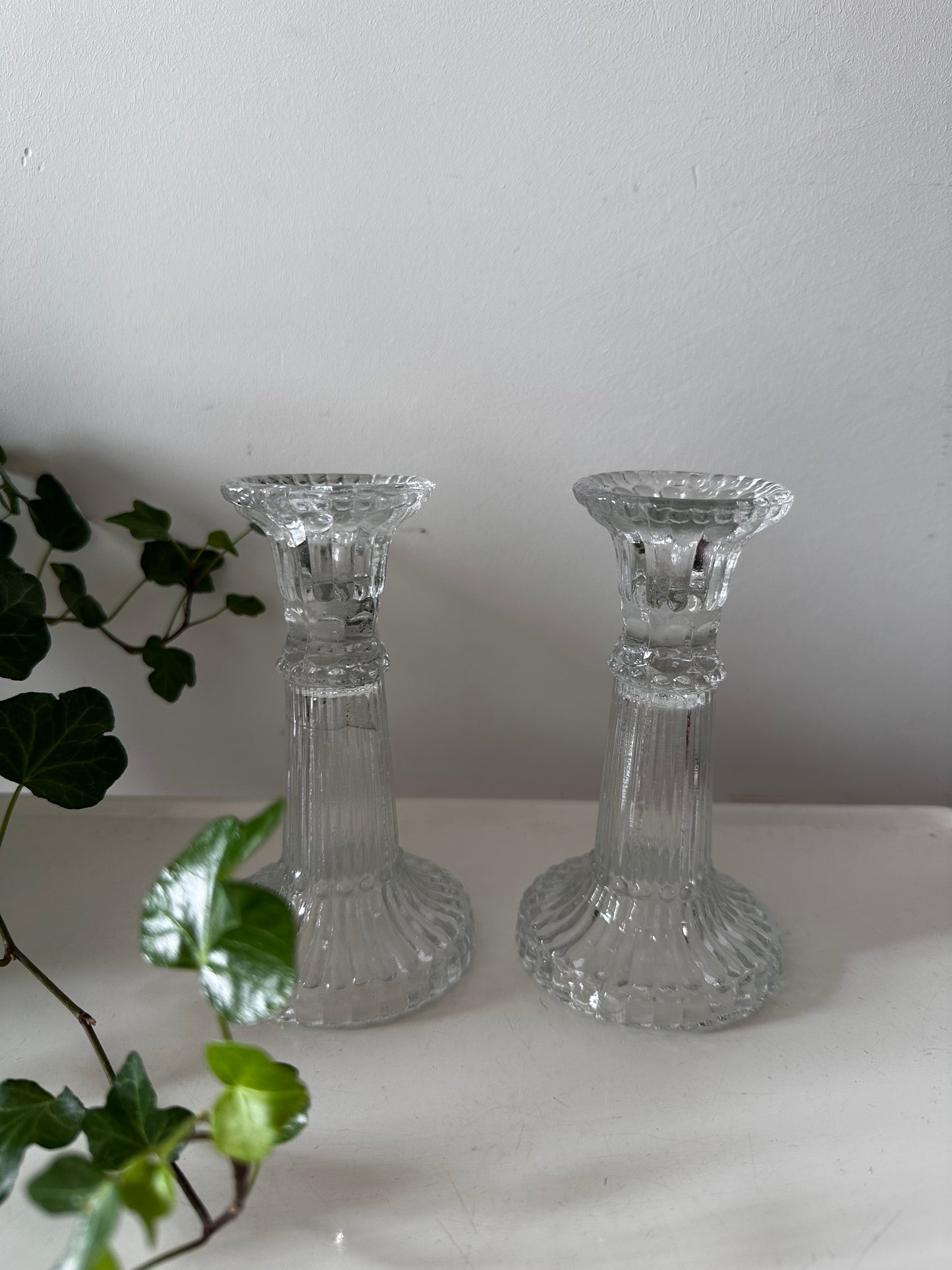 2 Glazen kandelaars jaren 30