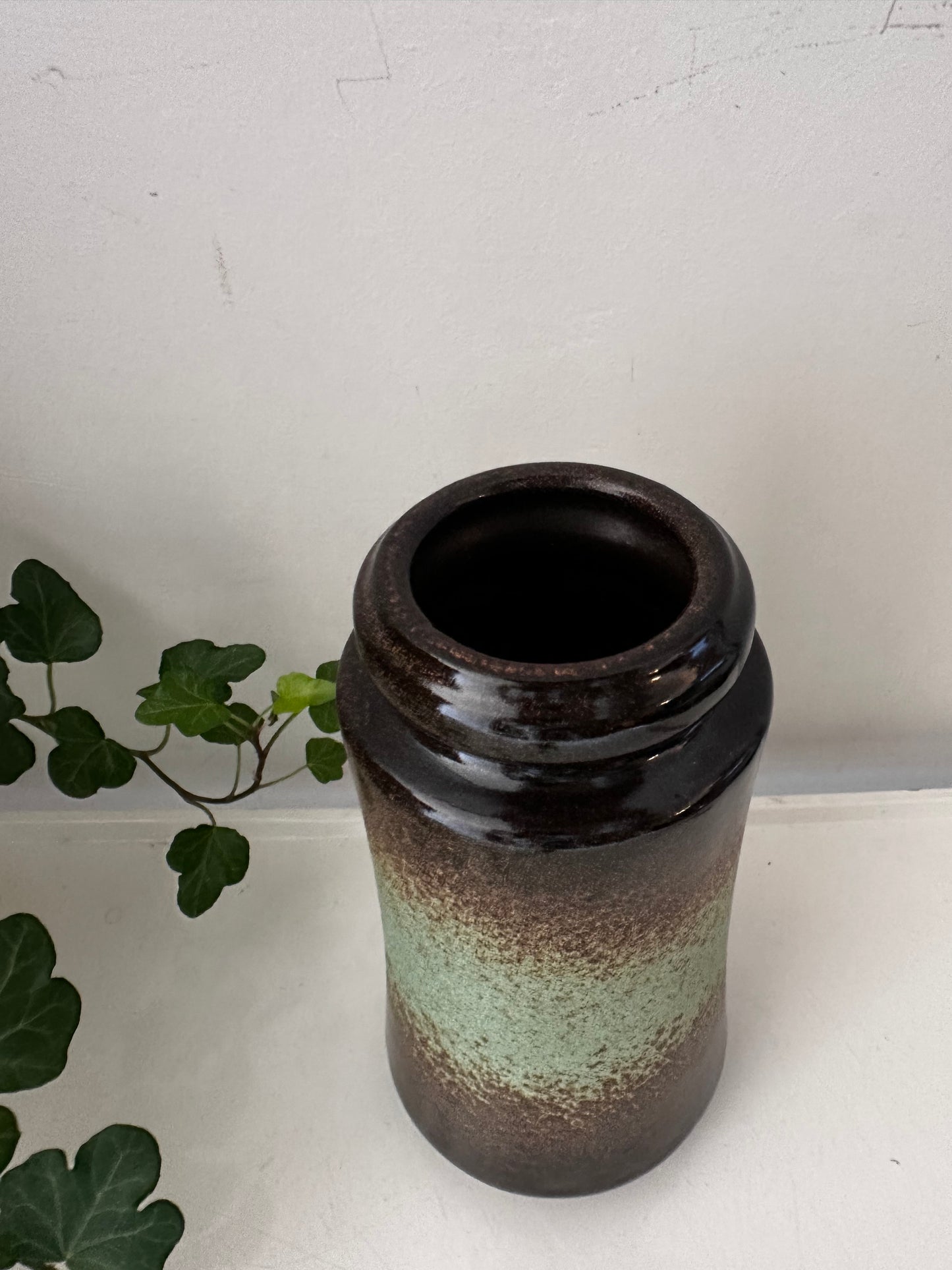 West Germany vaas gemerkt onder