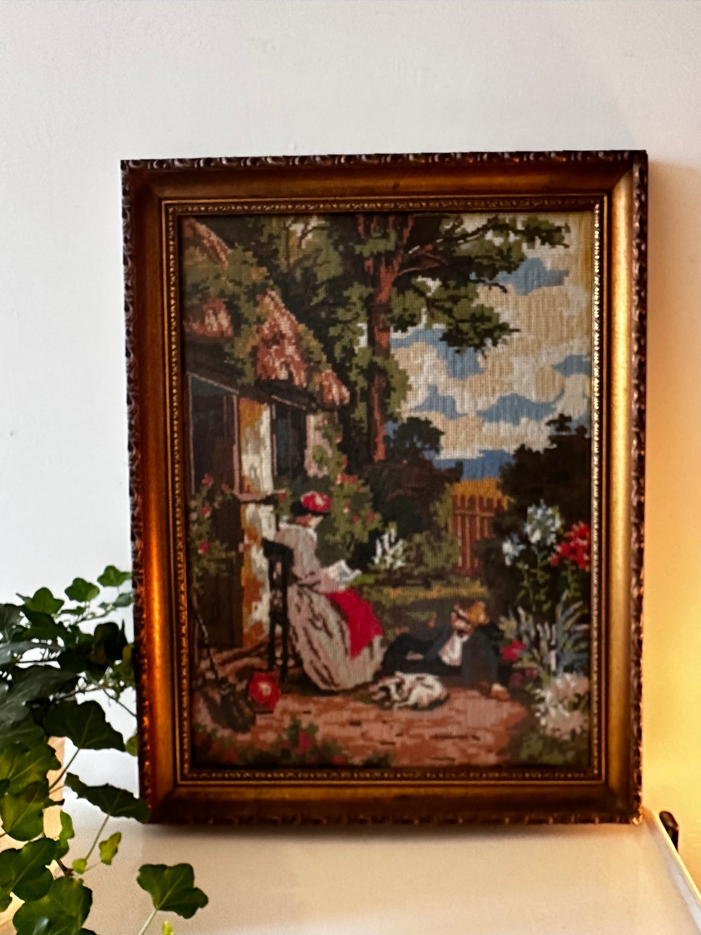 Borduurwerk in brocante lijst