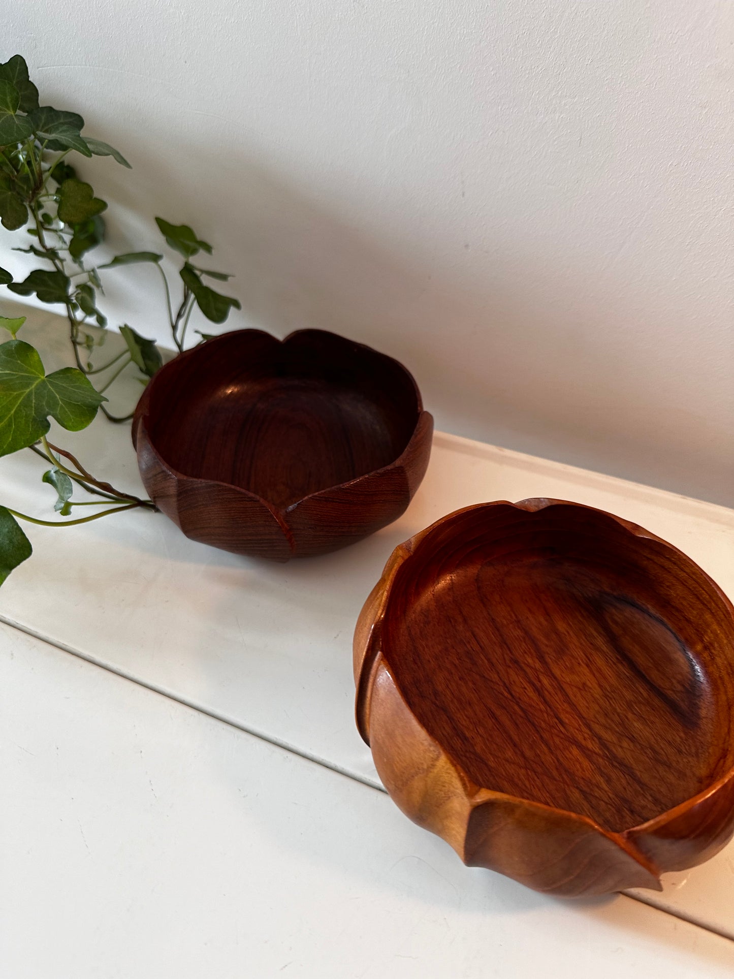 2 teakhouten vintage schalen Mid century