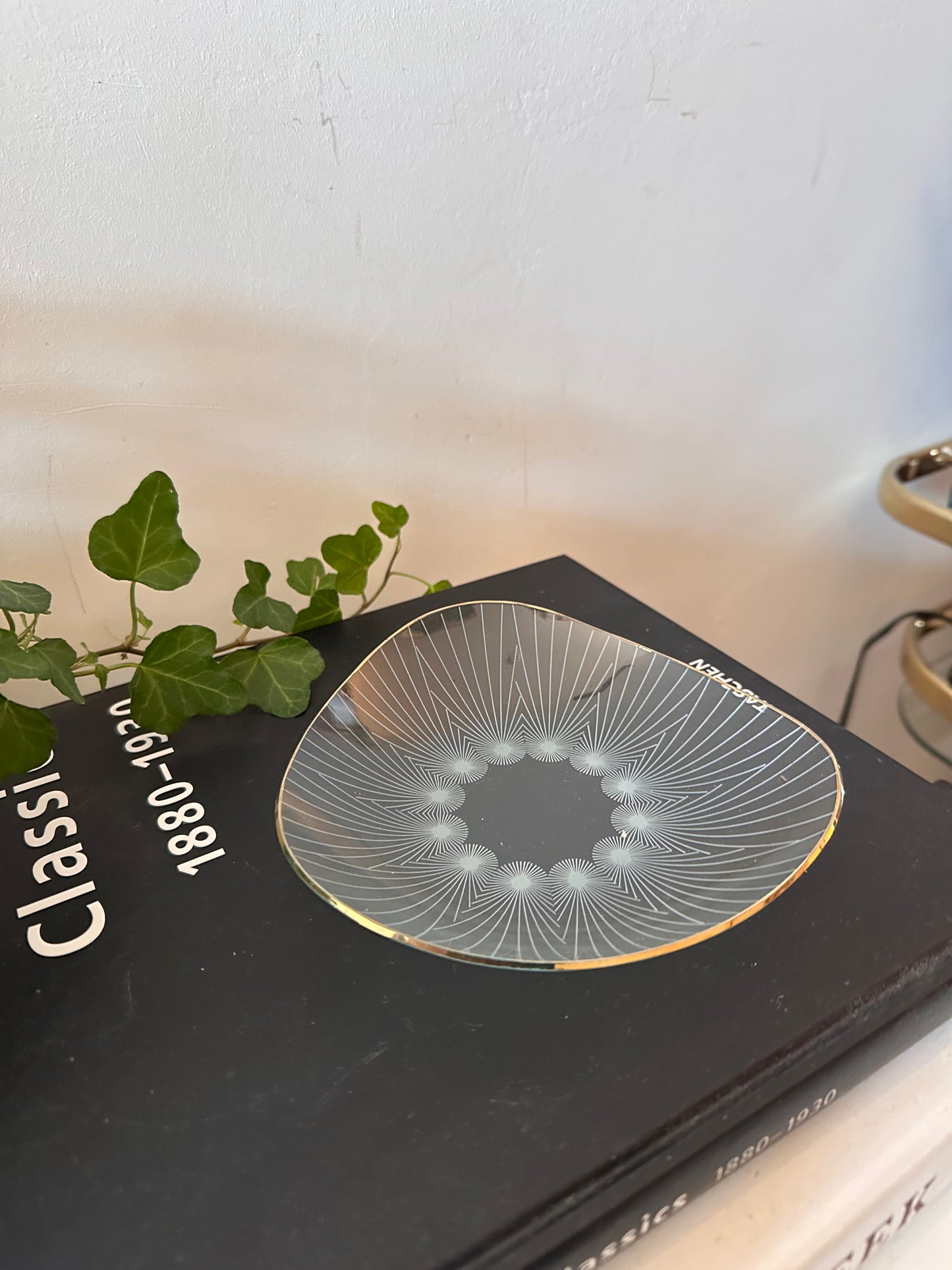 Glazen schaaltje met grafisch motief