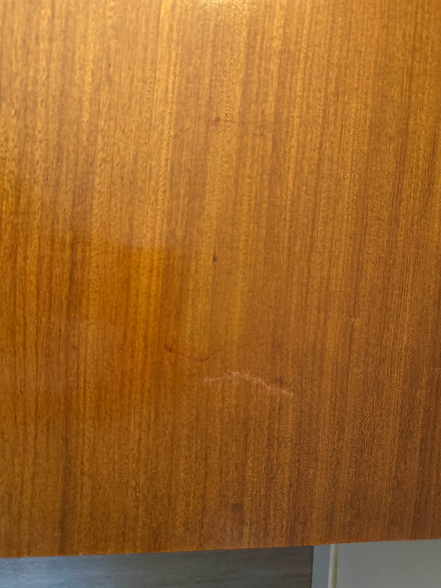 Mid Century klepkastje op pootjes