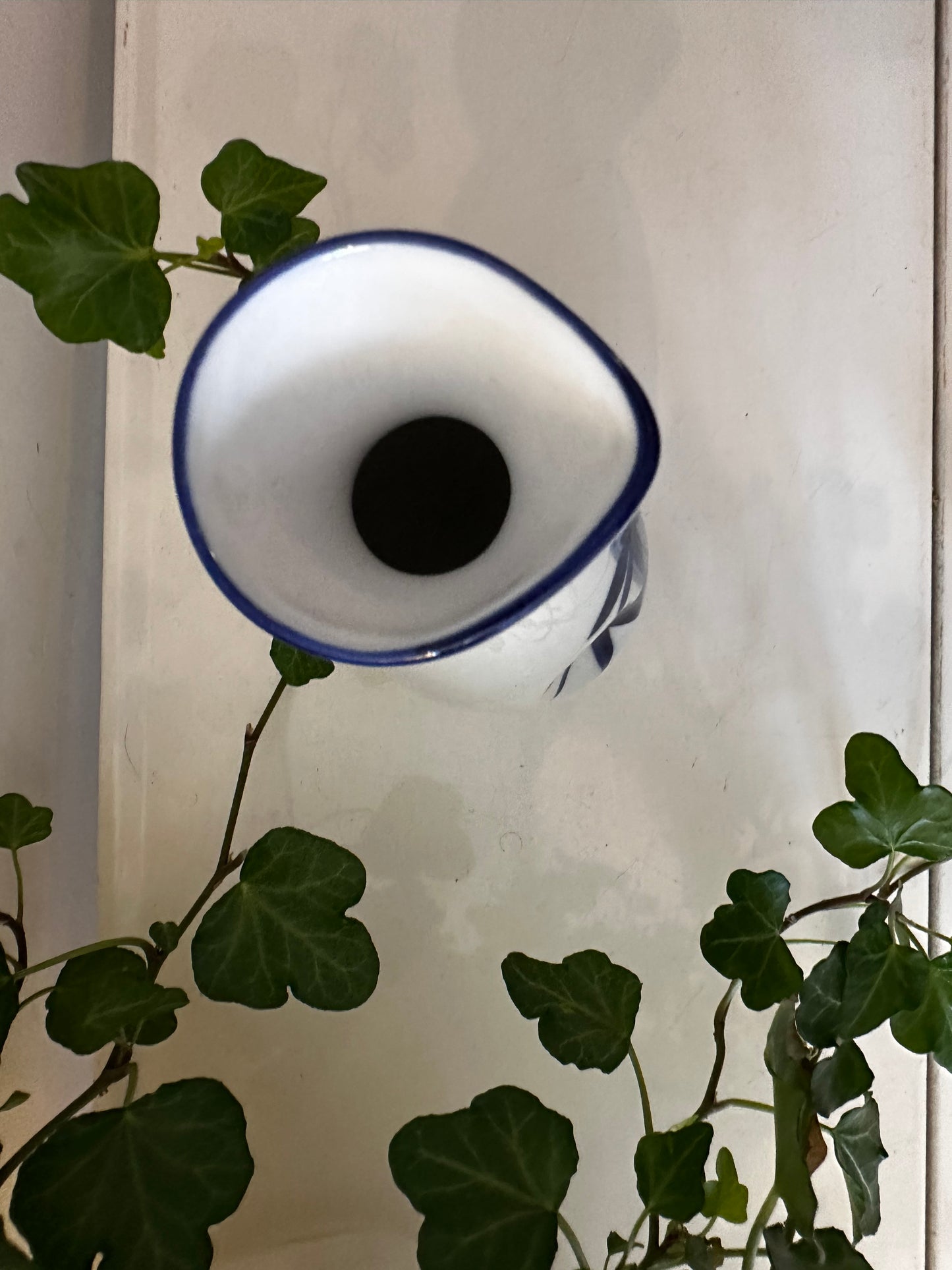 Porseleinen sake flesje