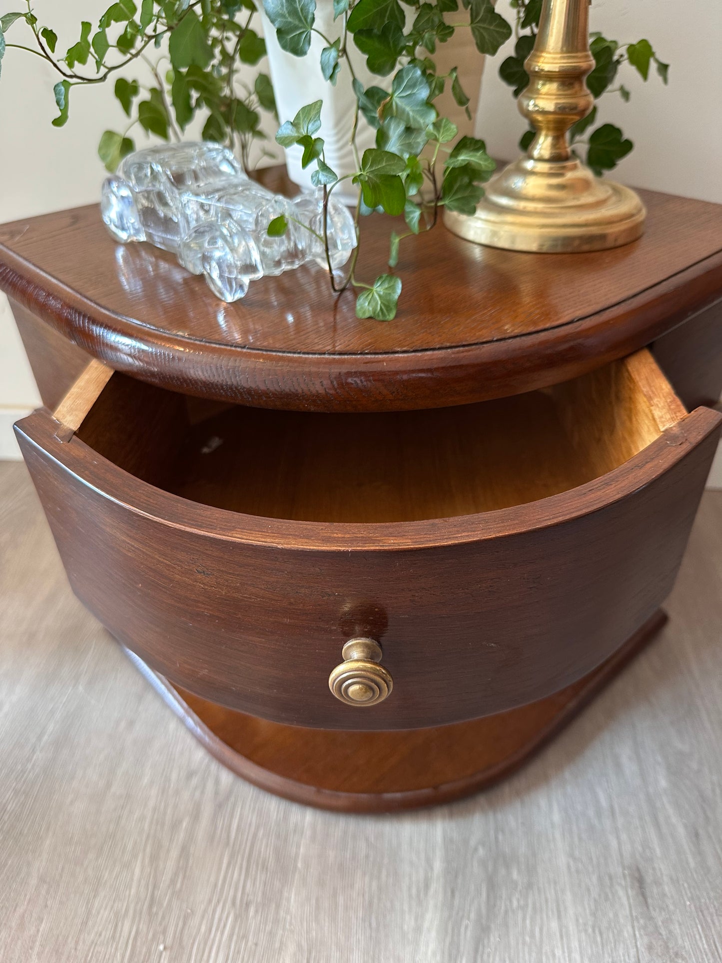 Supertof vintage hoekkastje