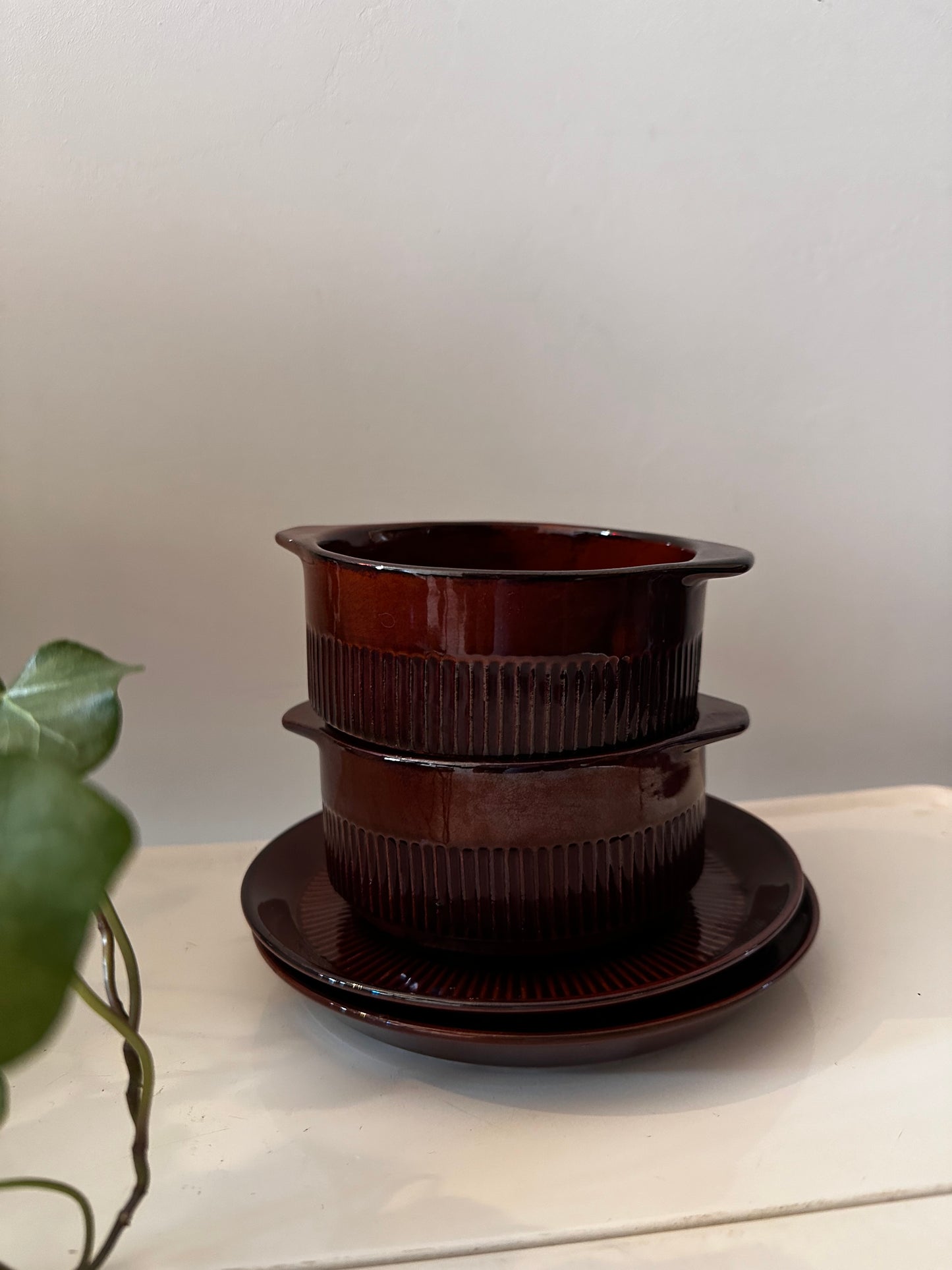 2 retro soepkommen met schotel