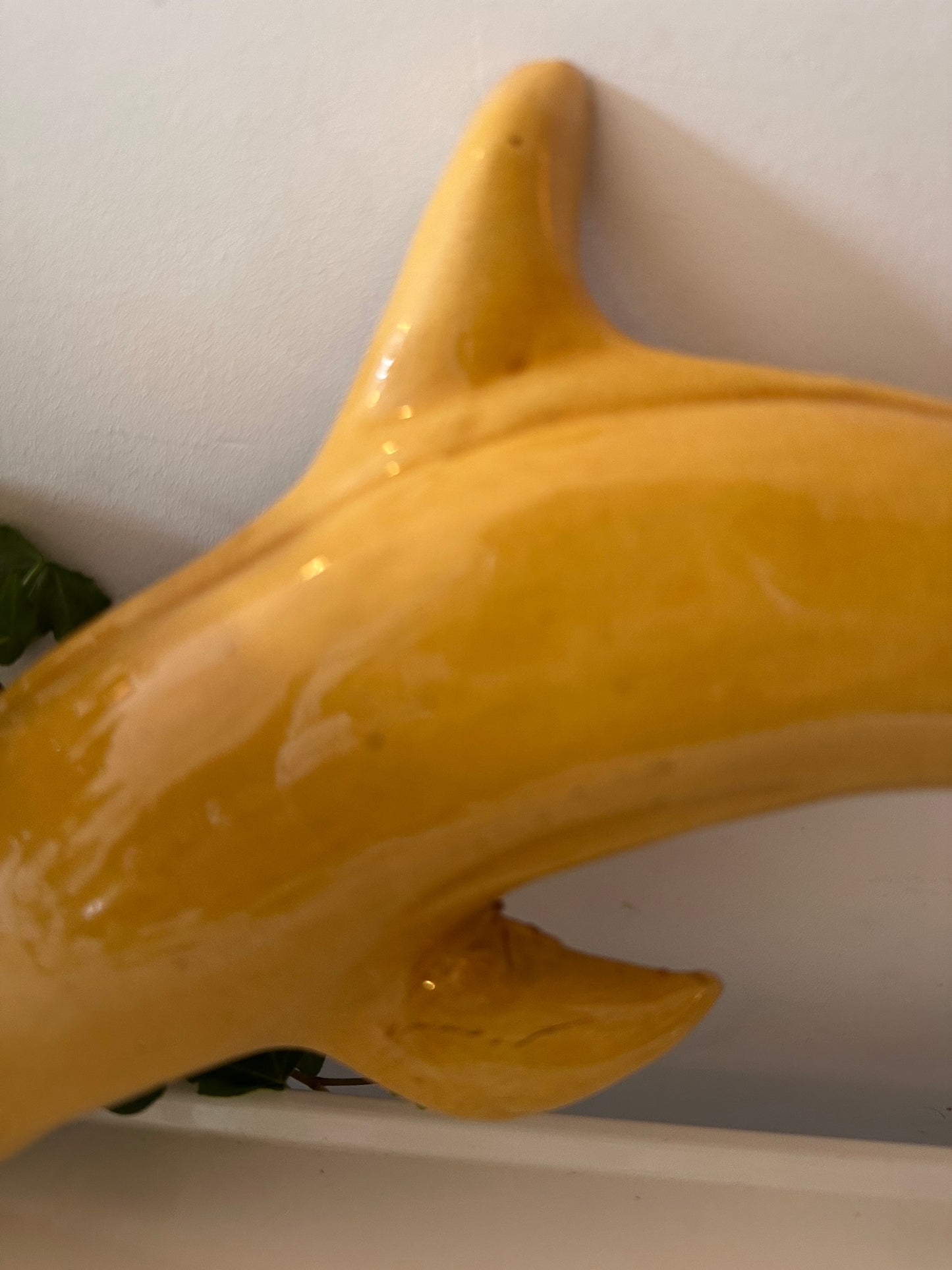 Keramieken dolfijn wanddecoratie jaren 70