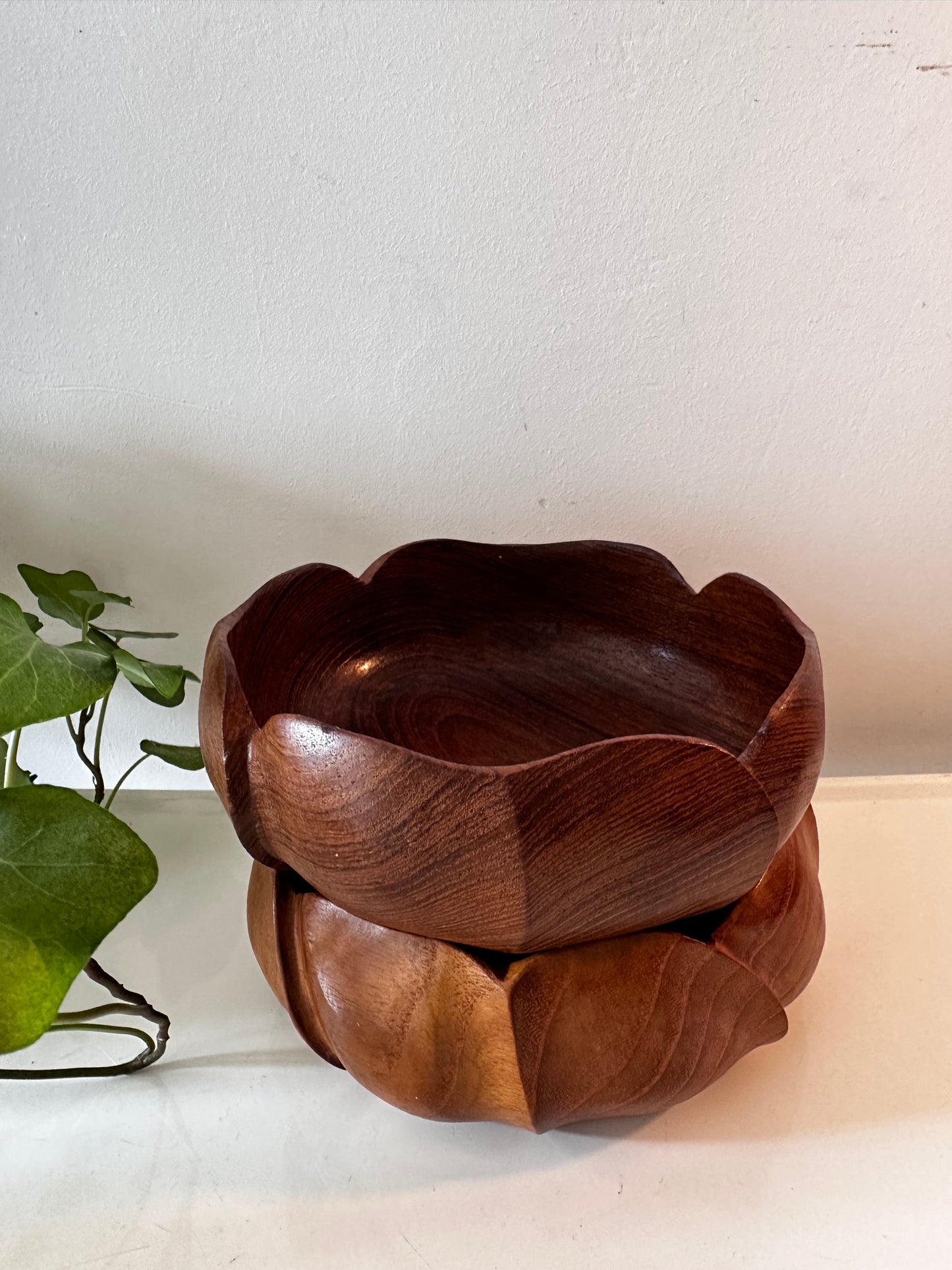 2 teakhouten vintage schalen Mid century