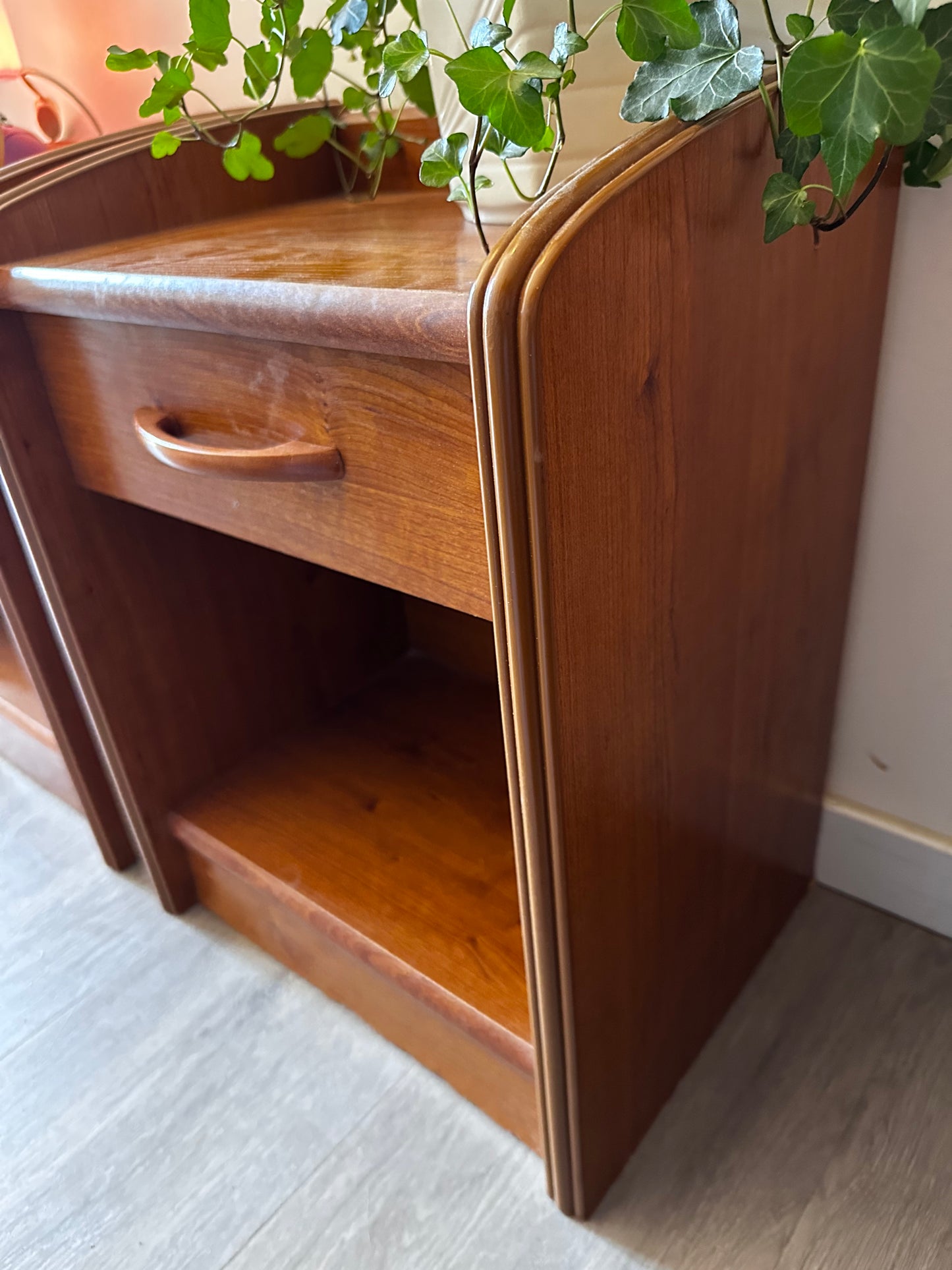 Set van 2 Scandinavisch design nachtkastjes