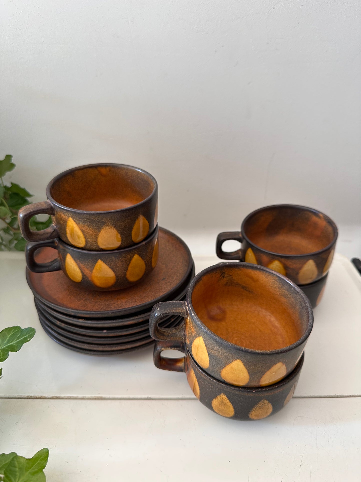 Set van 6 kop en schotels jaren 70