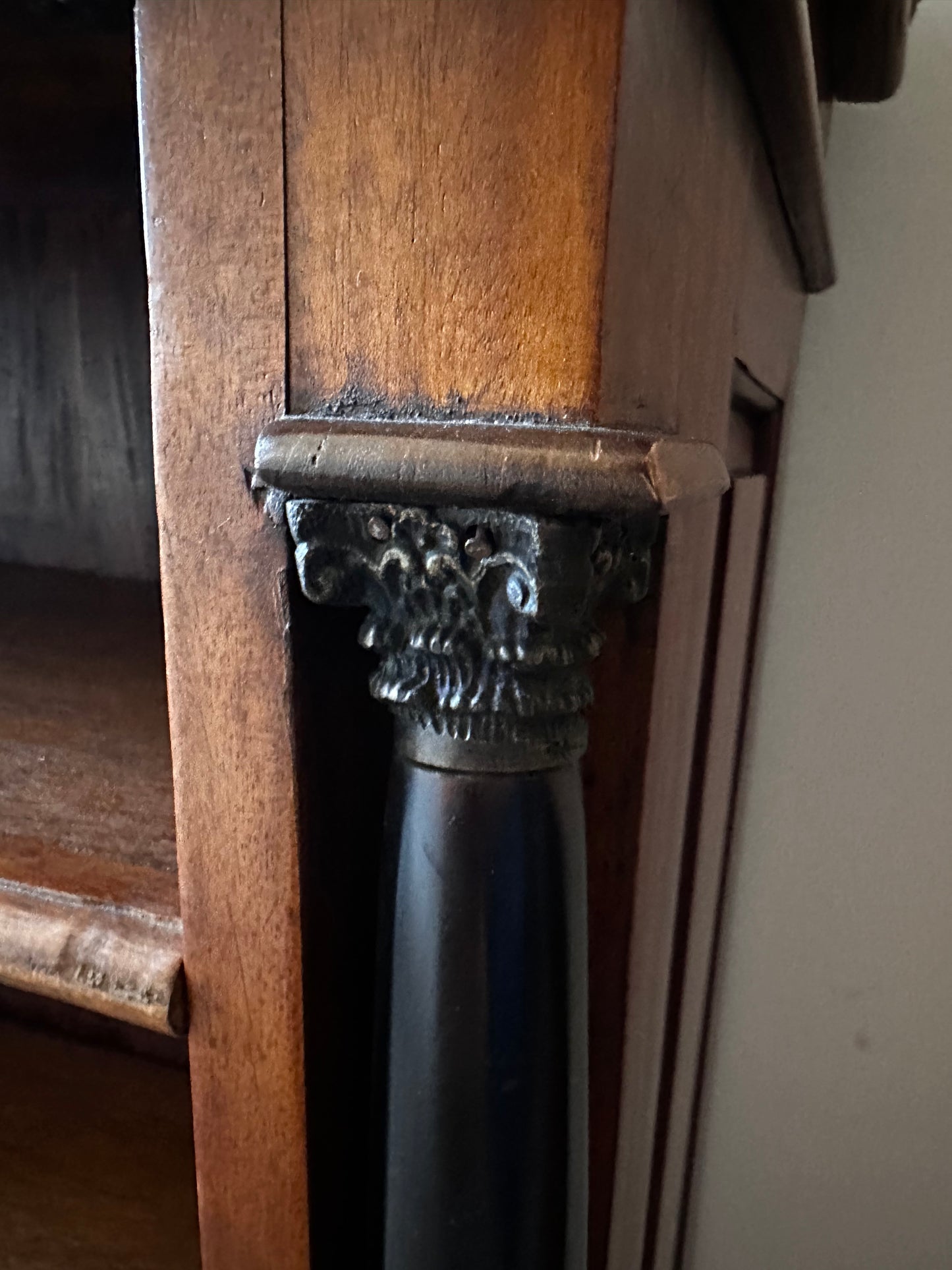 Mahonie houten boekenkast