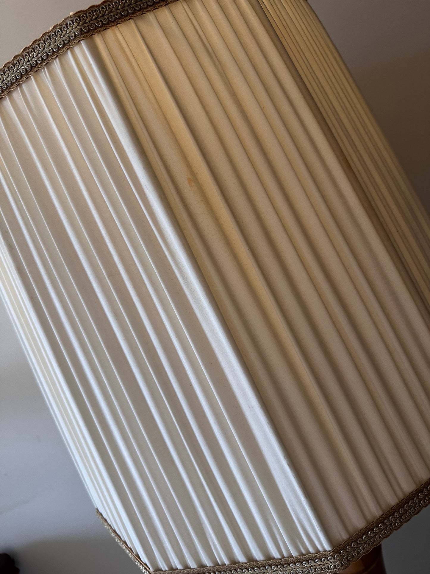 Staande lamp vloerlamp hout met plissé kap