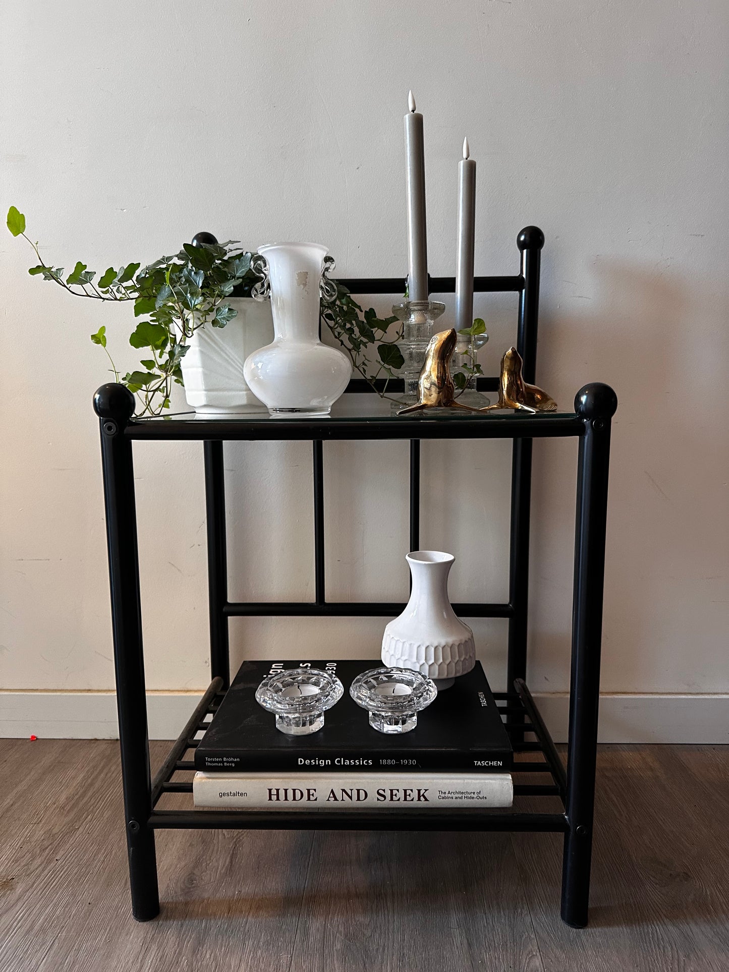 Nachtkastje bijzettafeltje vintage