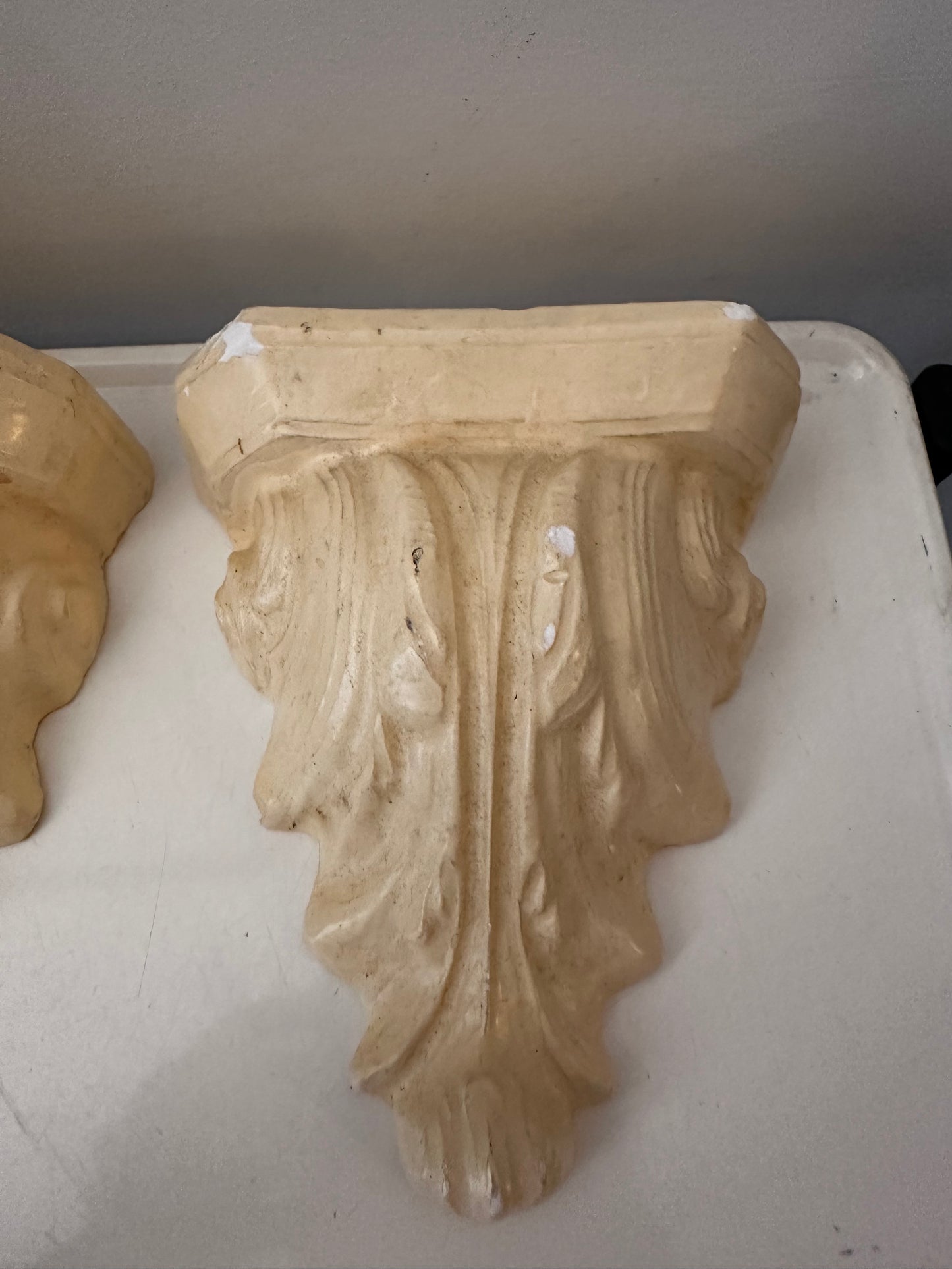 Set van 2 wandconsoles vintage