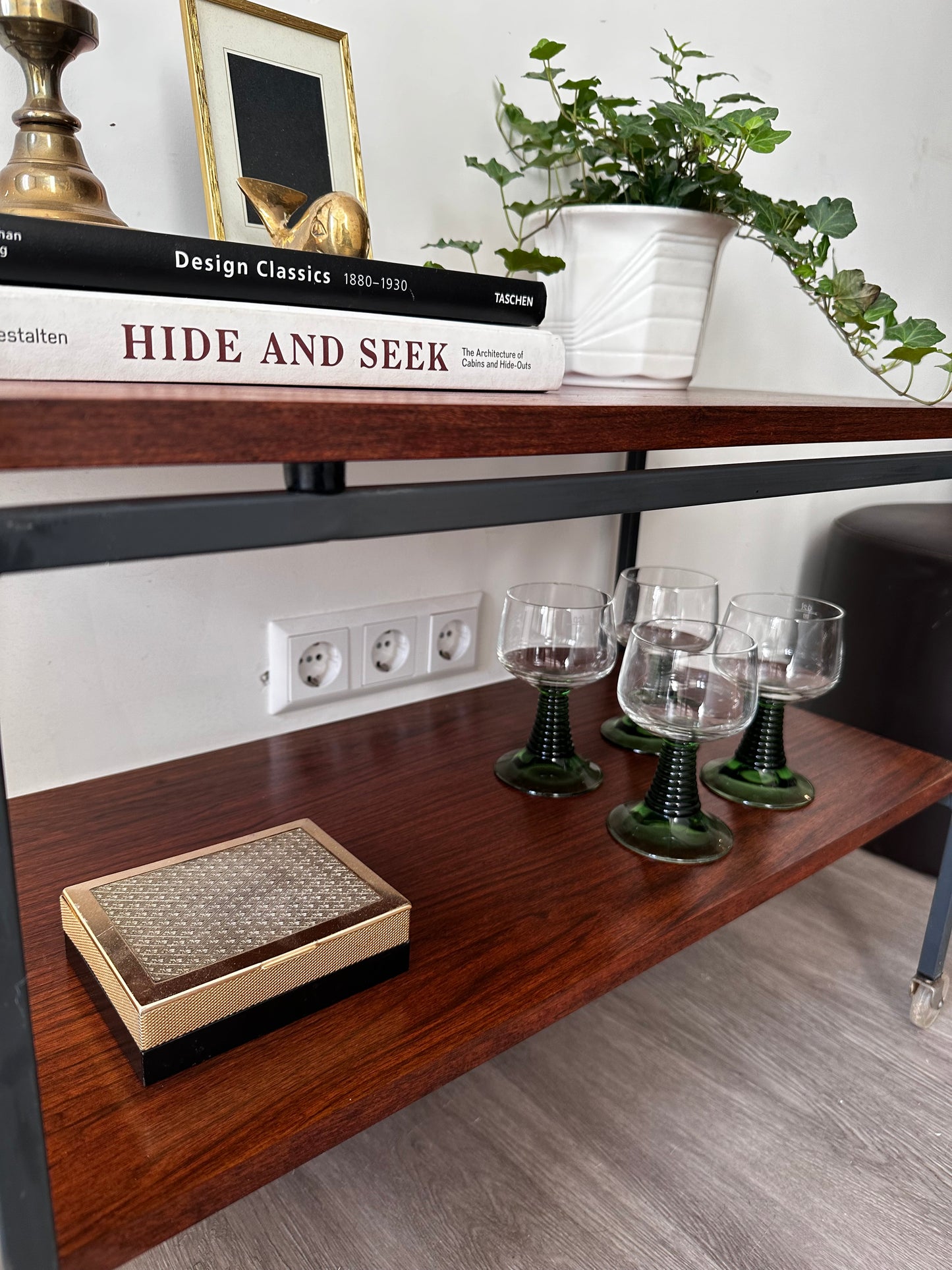 Vintage serveerwagen bijzettafeltje pastoe stijl