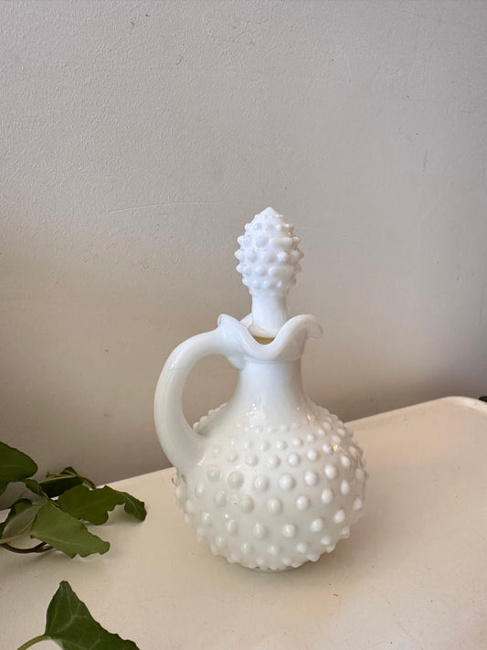 Melkglazen parfum flesje avon jaren 60/70