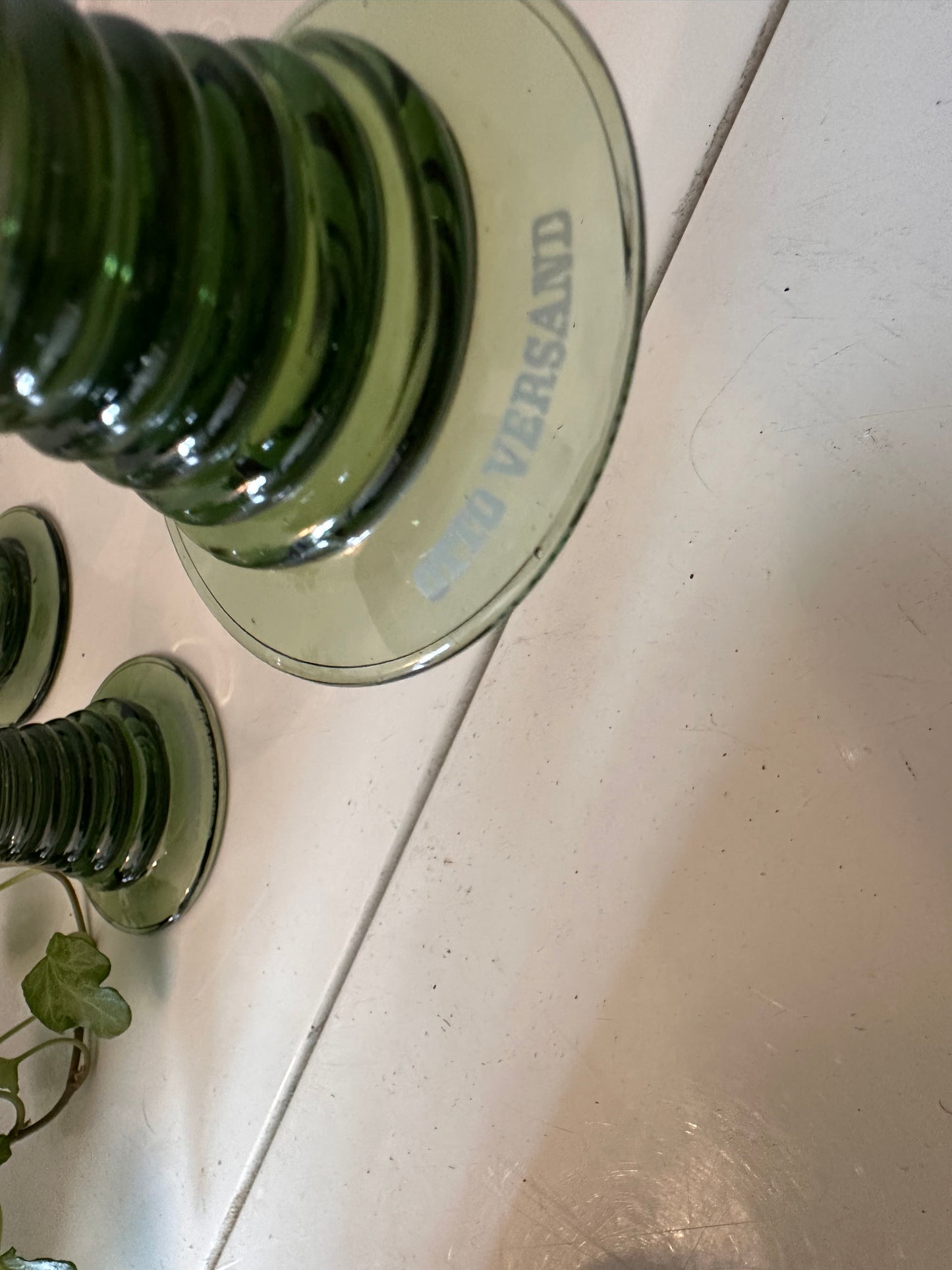 Set van 4 glazen op donkergroene voet