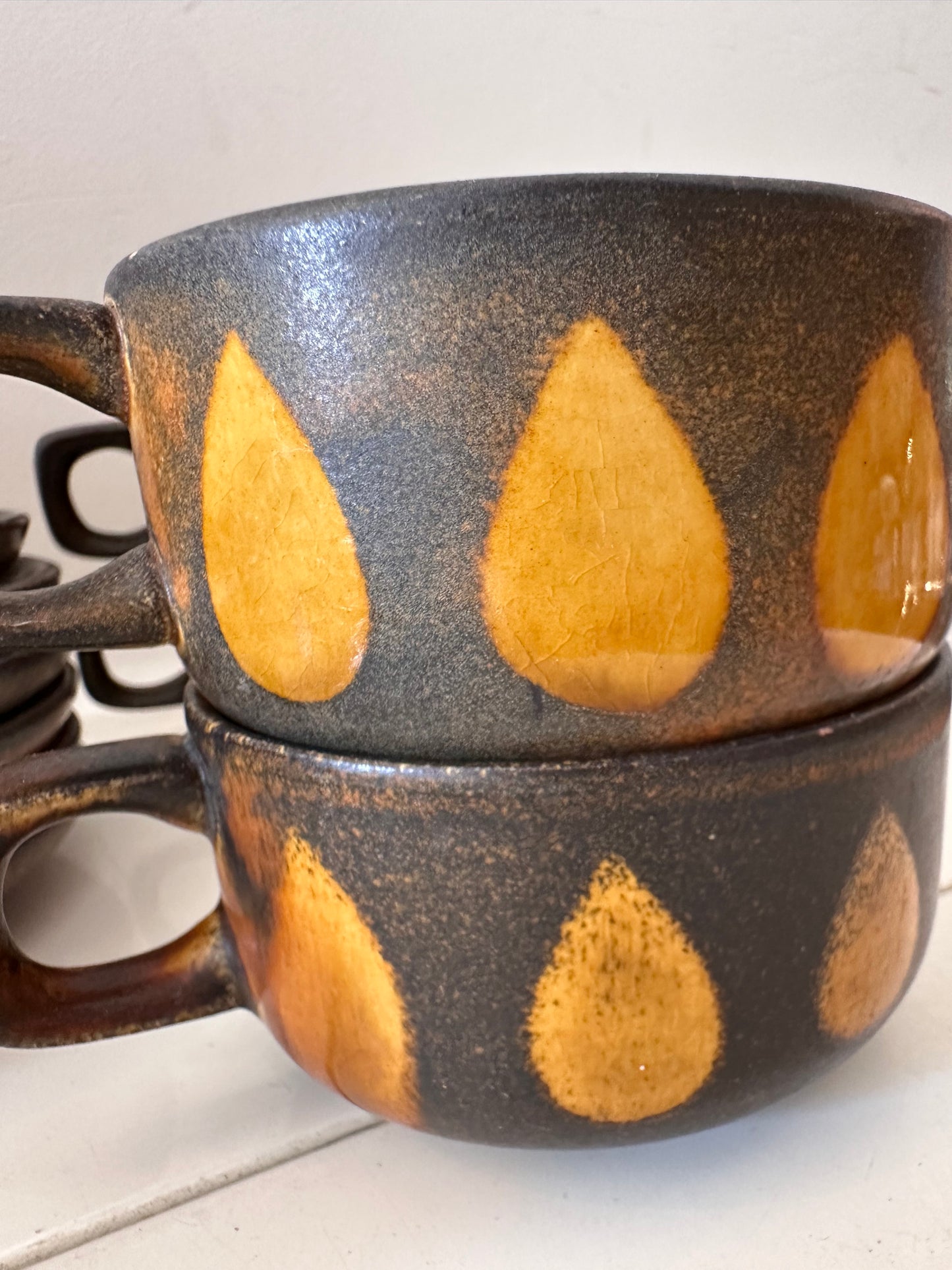 Set van 6 kop en schotels jaren 70