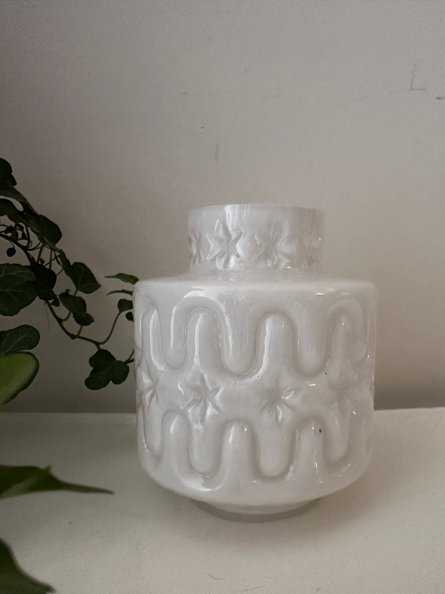 Vintage glazen wit vaasje