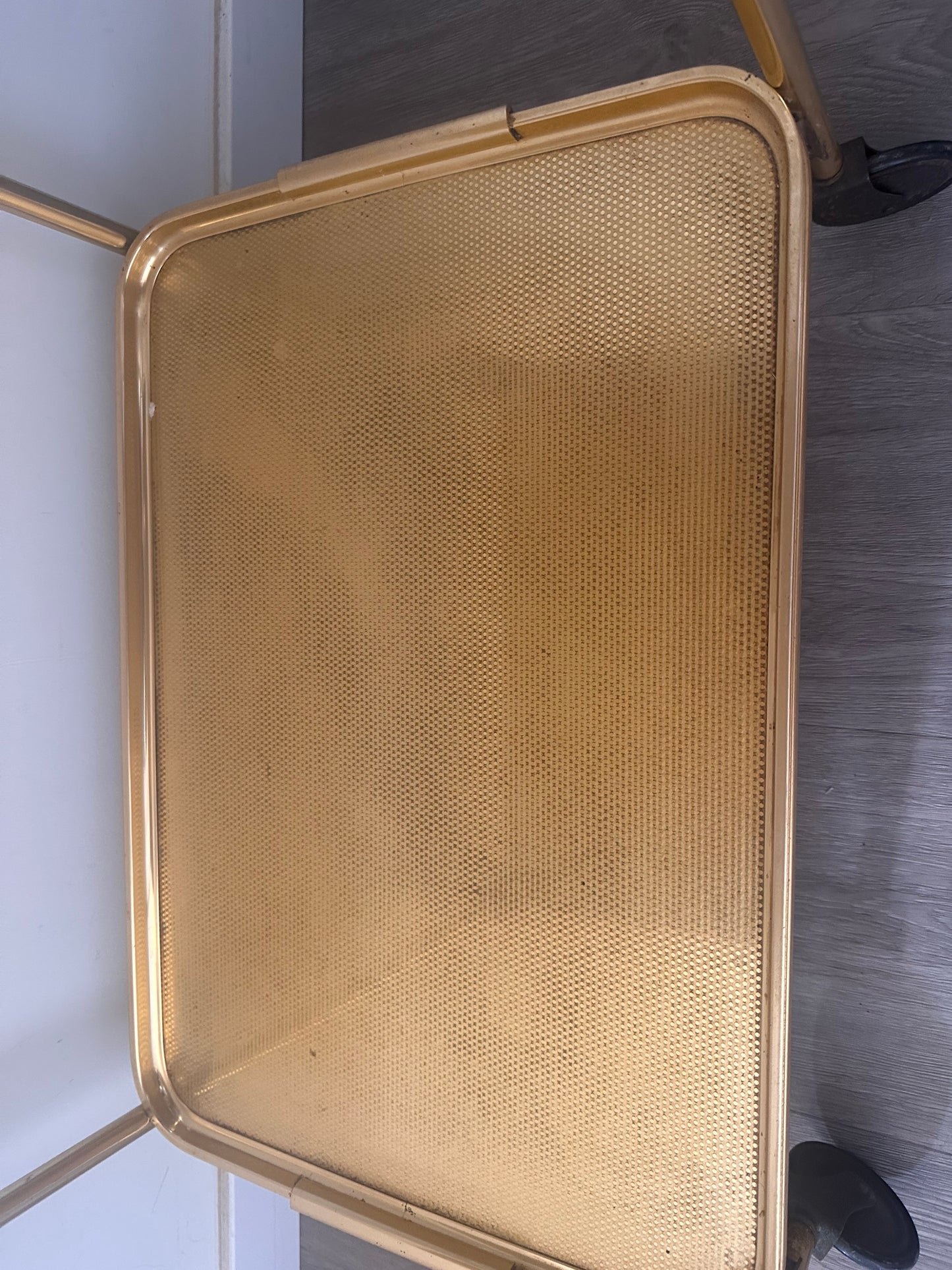 Messing goudkleurig serveerwagentje