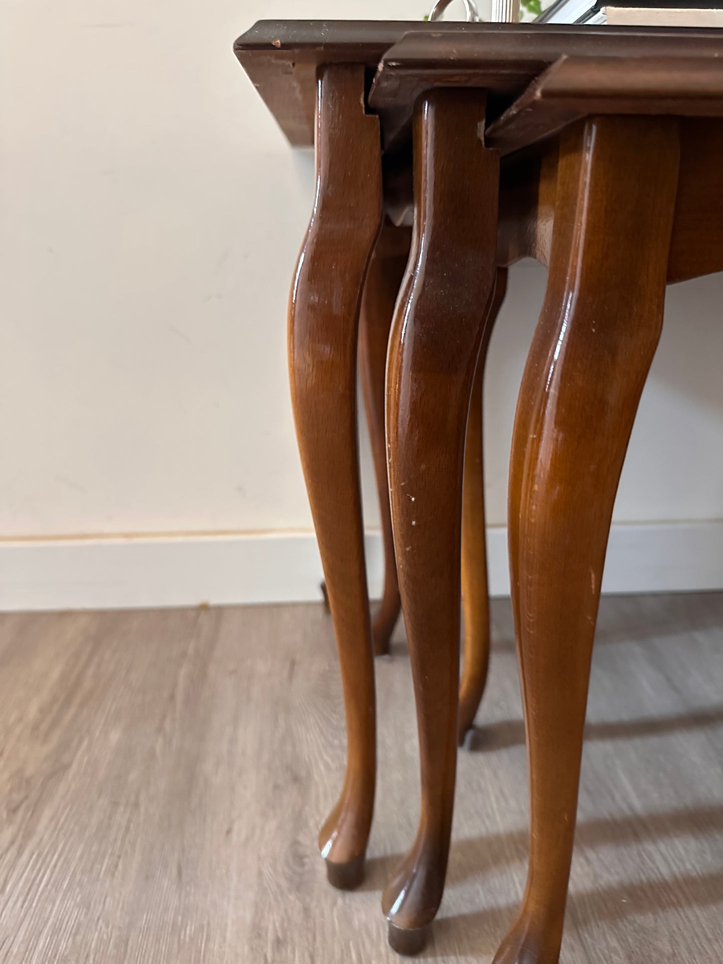 Nesting tables set van 3