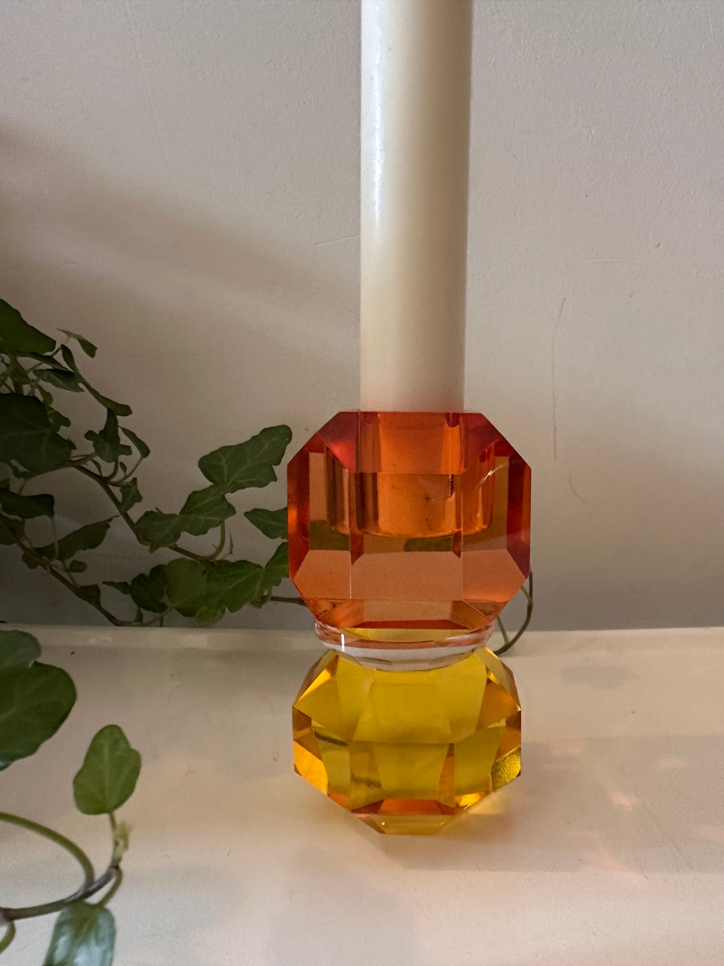 Glazen geel oranje kubus kandelaar jaren 80